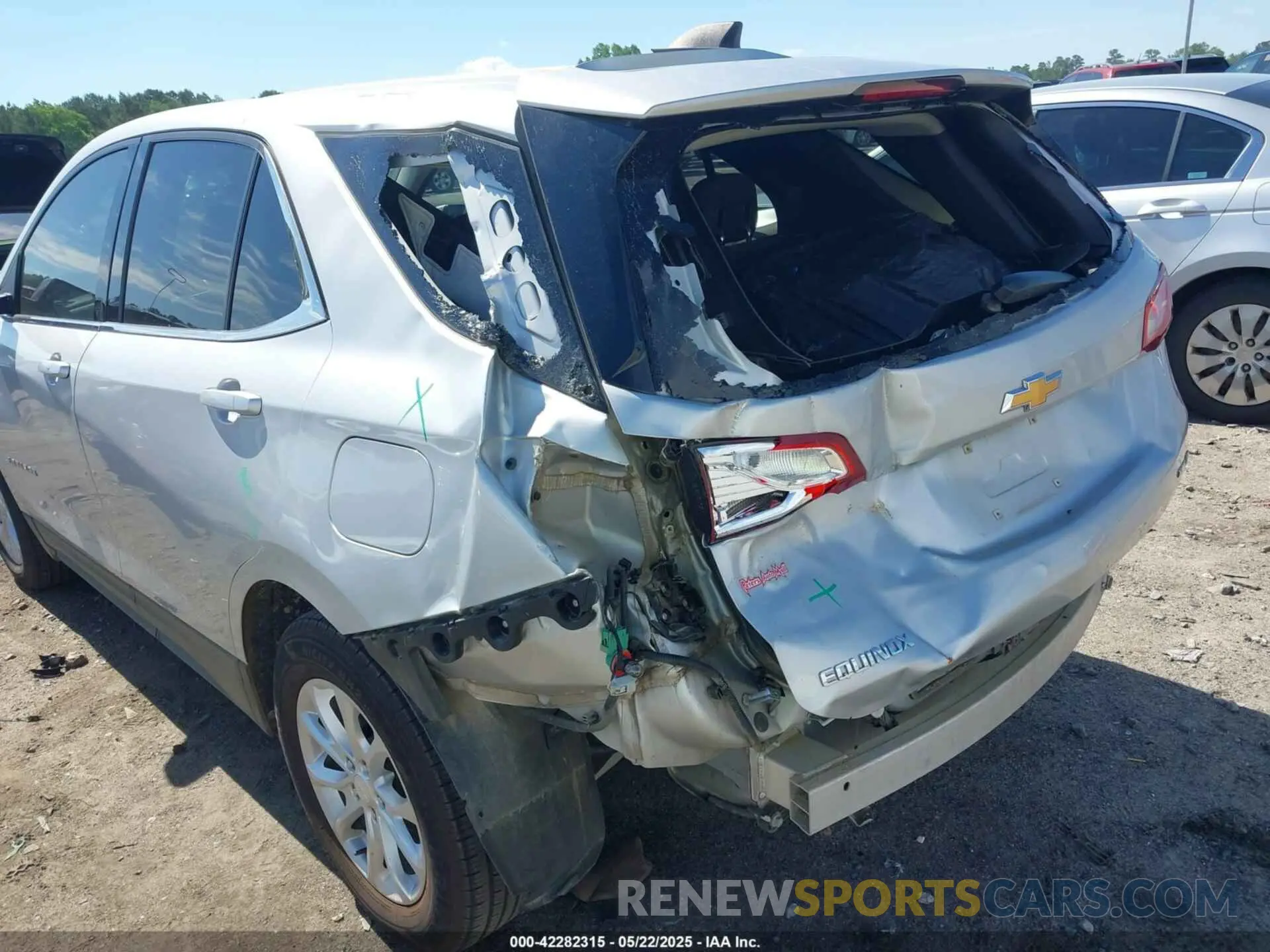 6 Photograph of a damaged car 2GNAXTEVXL6171668 CHEVROLET EQUINOX 2020