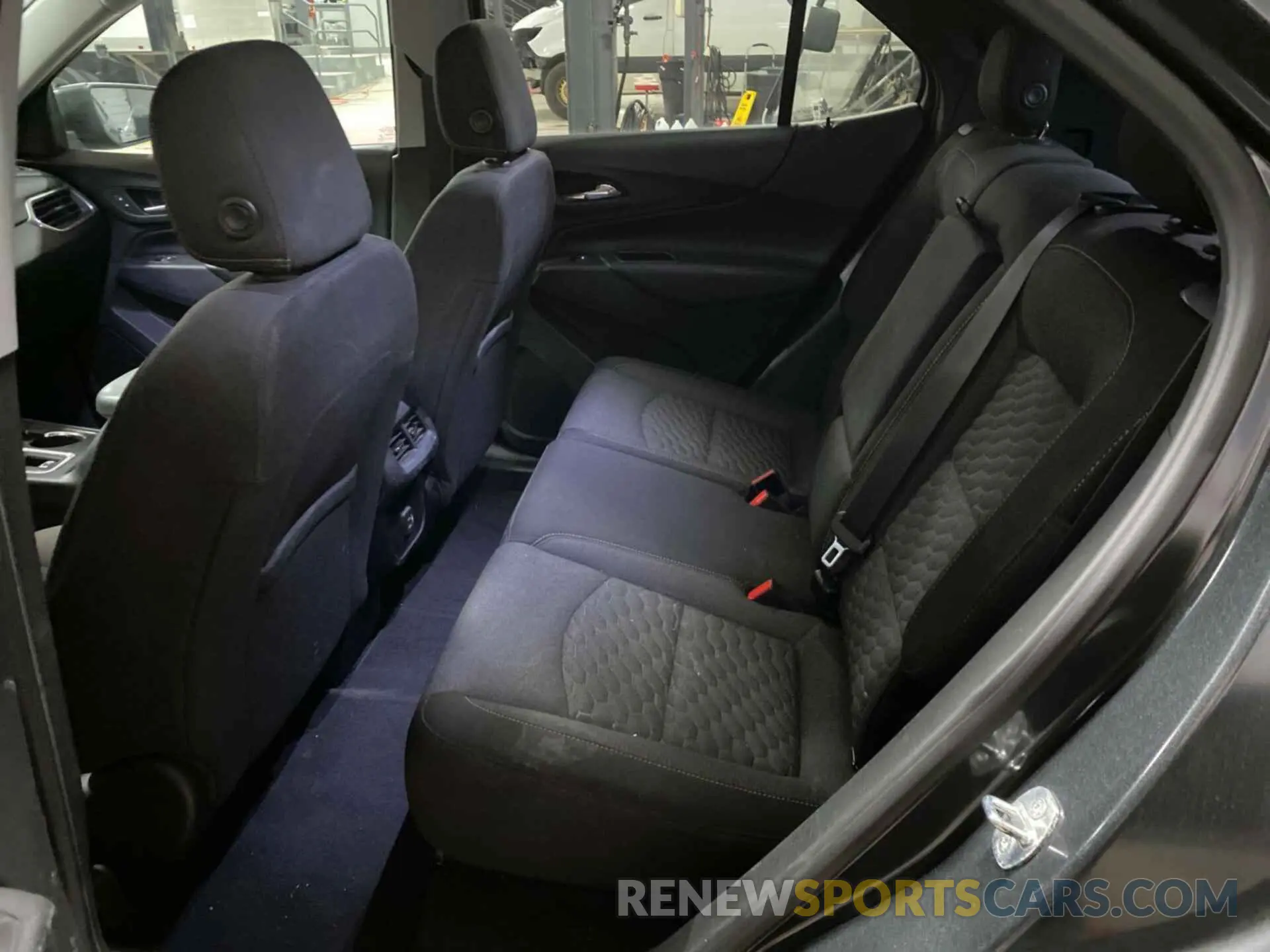 12 Photograph of a damaged car 2GNAXTEVXL6176207 CHEVROLET EQUINOX 2020