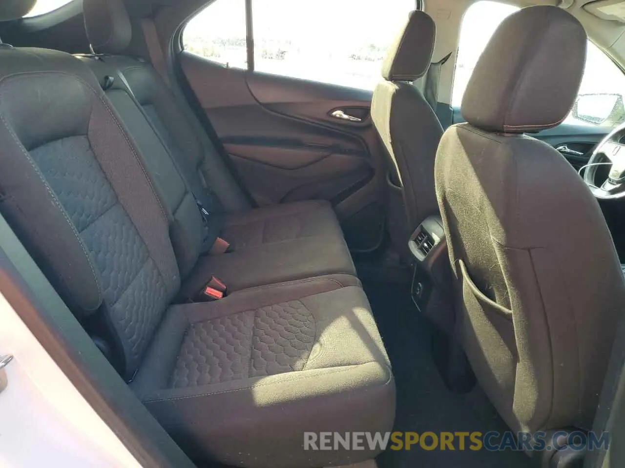 11 Photograph of a damaged car 2GNAXTEVXL6225910 CHEVROLET EQUINOX 2020