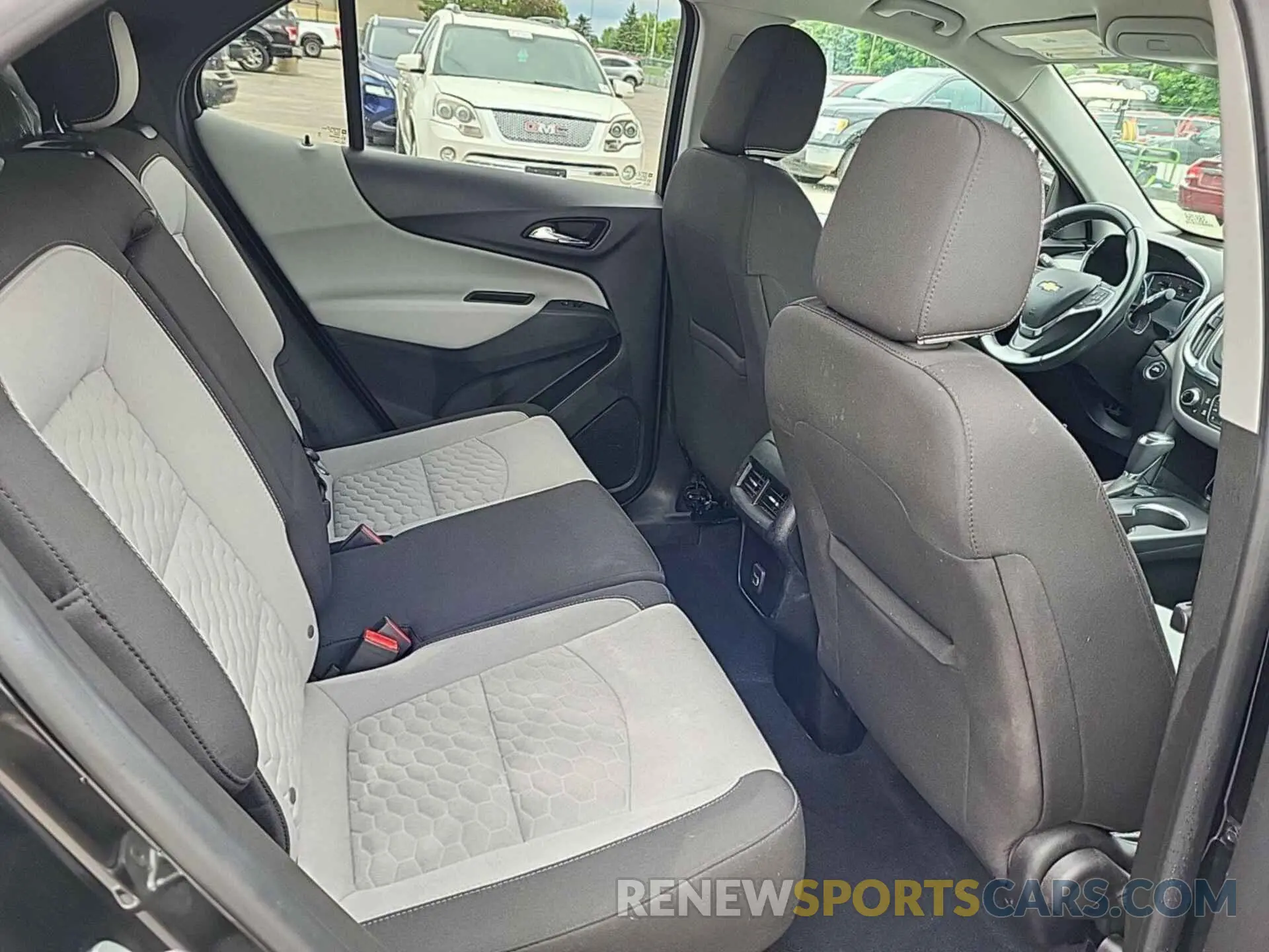 11 Photograph of a damaged car 2GNAXTEVXL6231867 CHEVROLET EQUINOX 2020