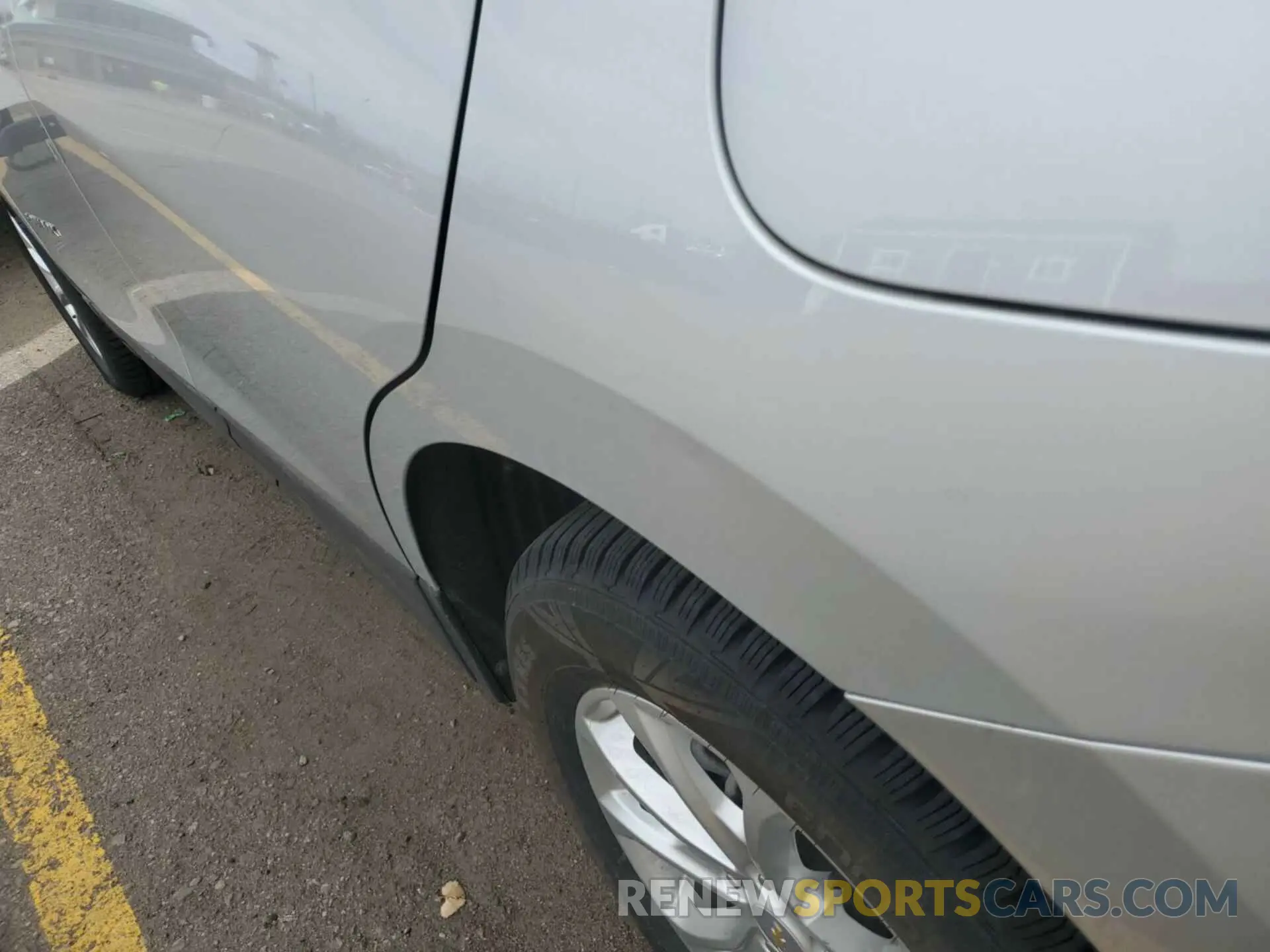 4 Photograph of a damaged car 2GNAXTEVXL6234669 CHEVROLET EQUINOX 2020
