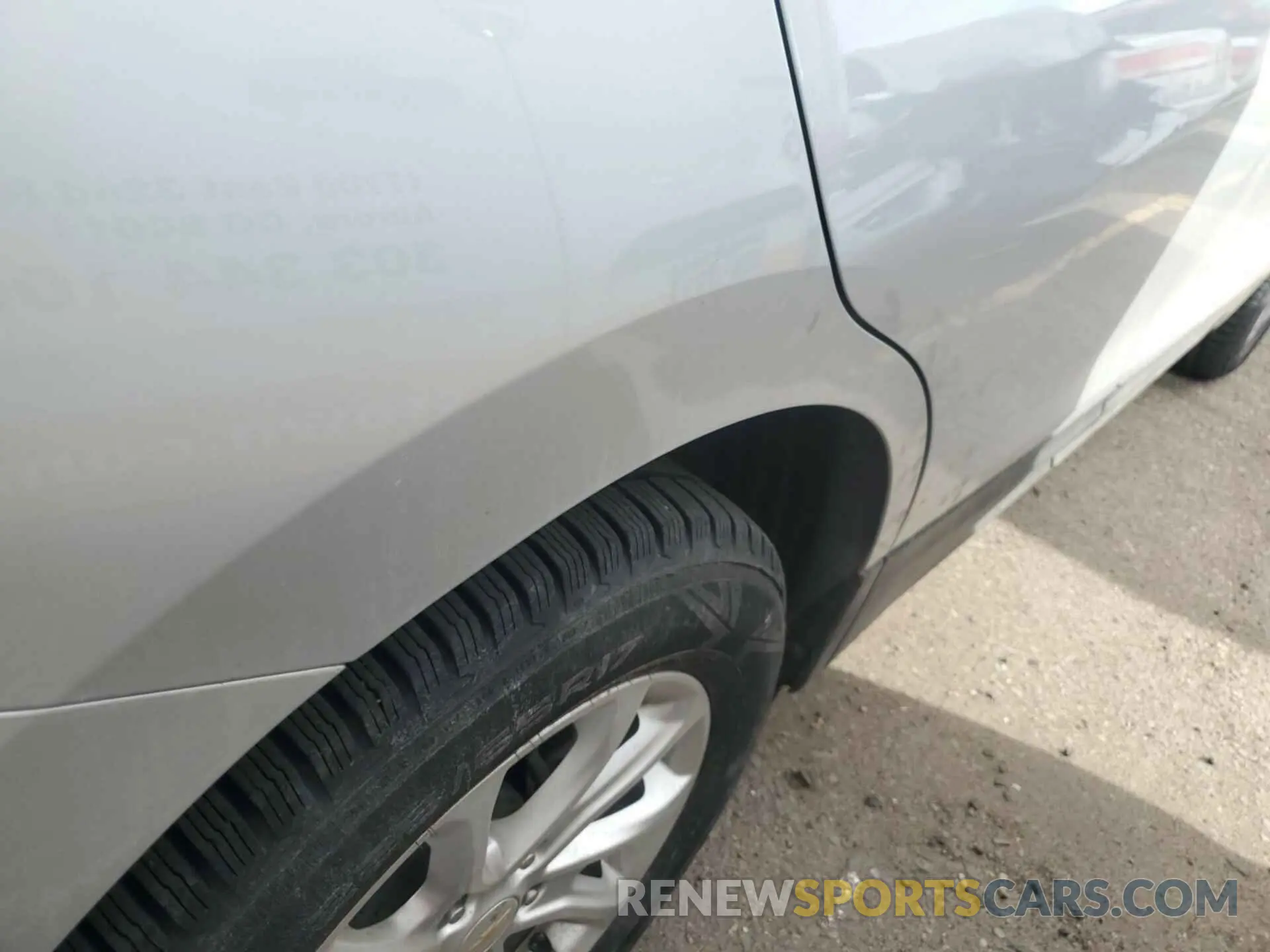 9 Photograph of a damaged car 2GNAXTEVXL6234669 CHEVROLET EQUINOX 2020
