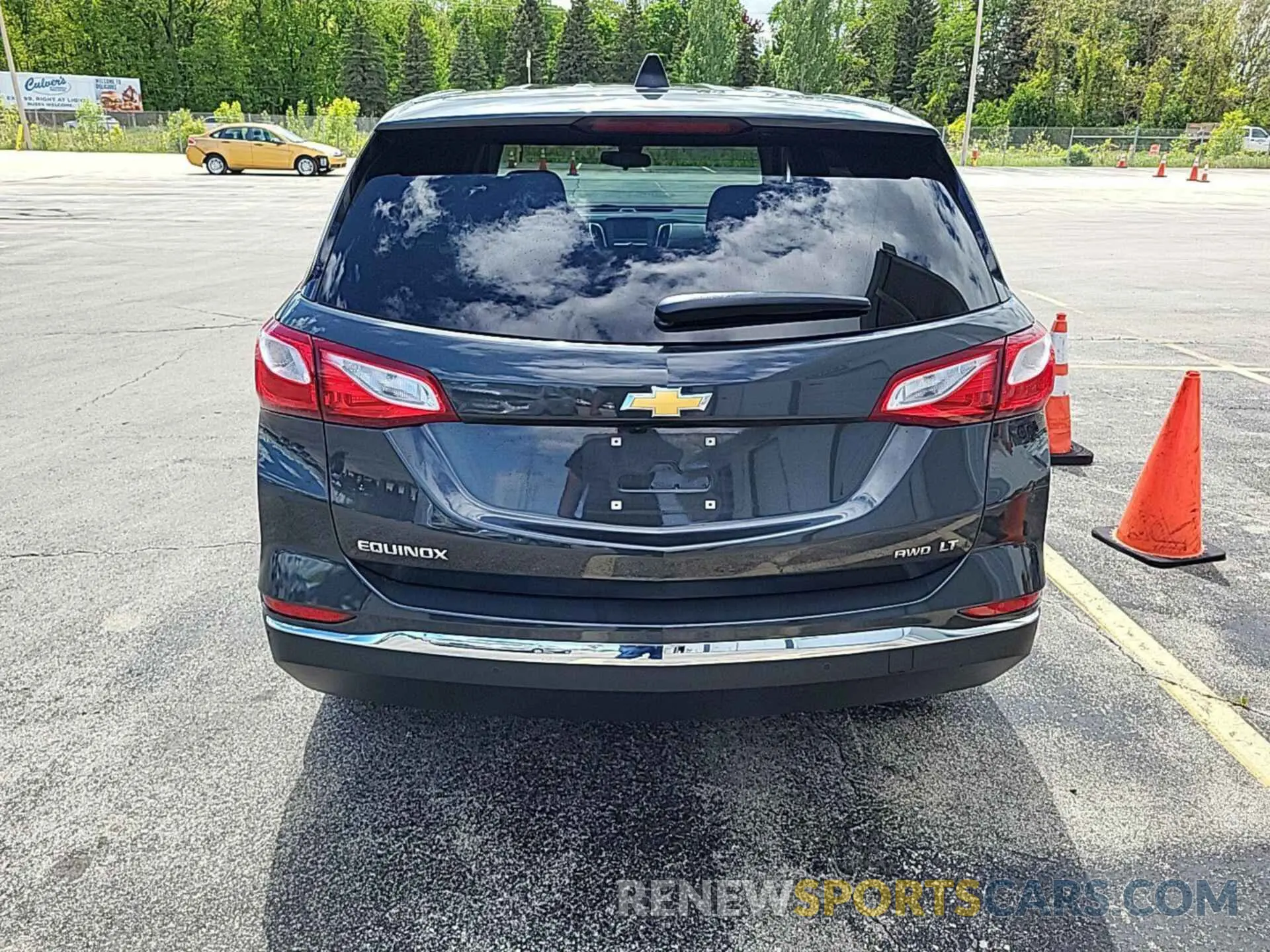 8 Photograph of a damaged car 2GNAXTEVXL6235532 CHEVROLET EQUINOX 2020