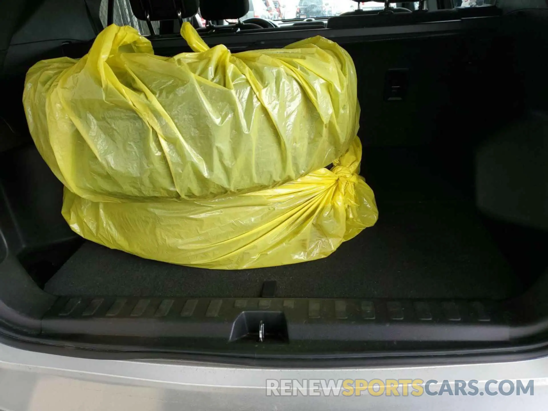 10 Photograph of a damaged car 2GNAXTEVXL6238186 CHEVROLET EQUINOX 2020