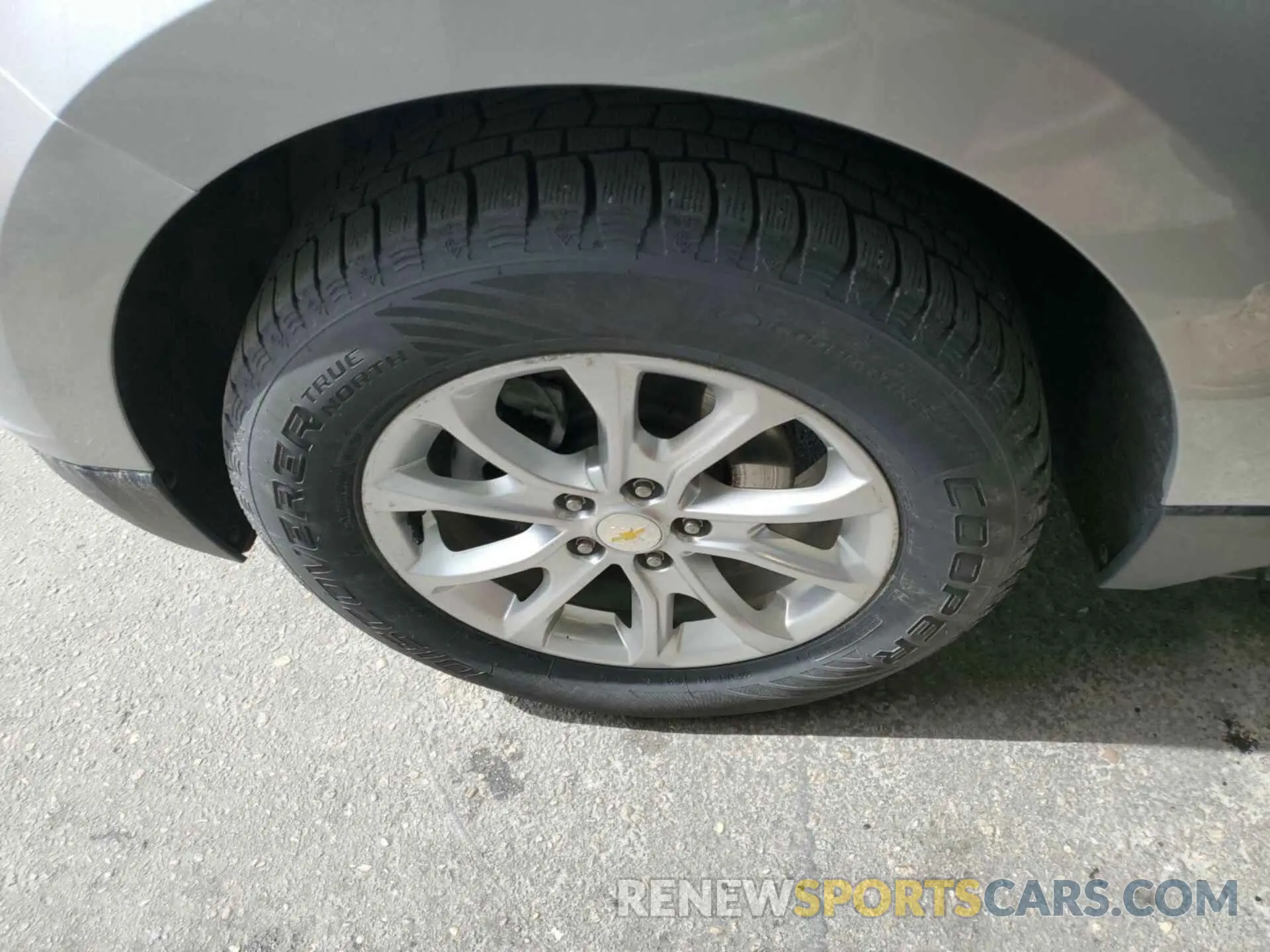 12 Photograph of a damaged car 2GNAXTEVXL6238186 CHEVROLET EQUINOX 2020