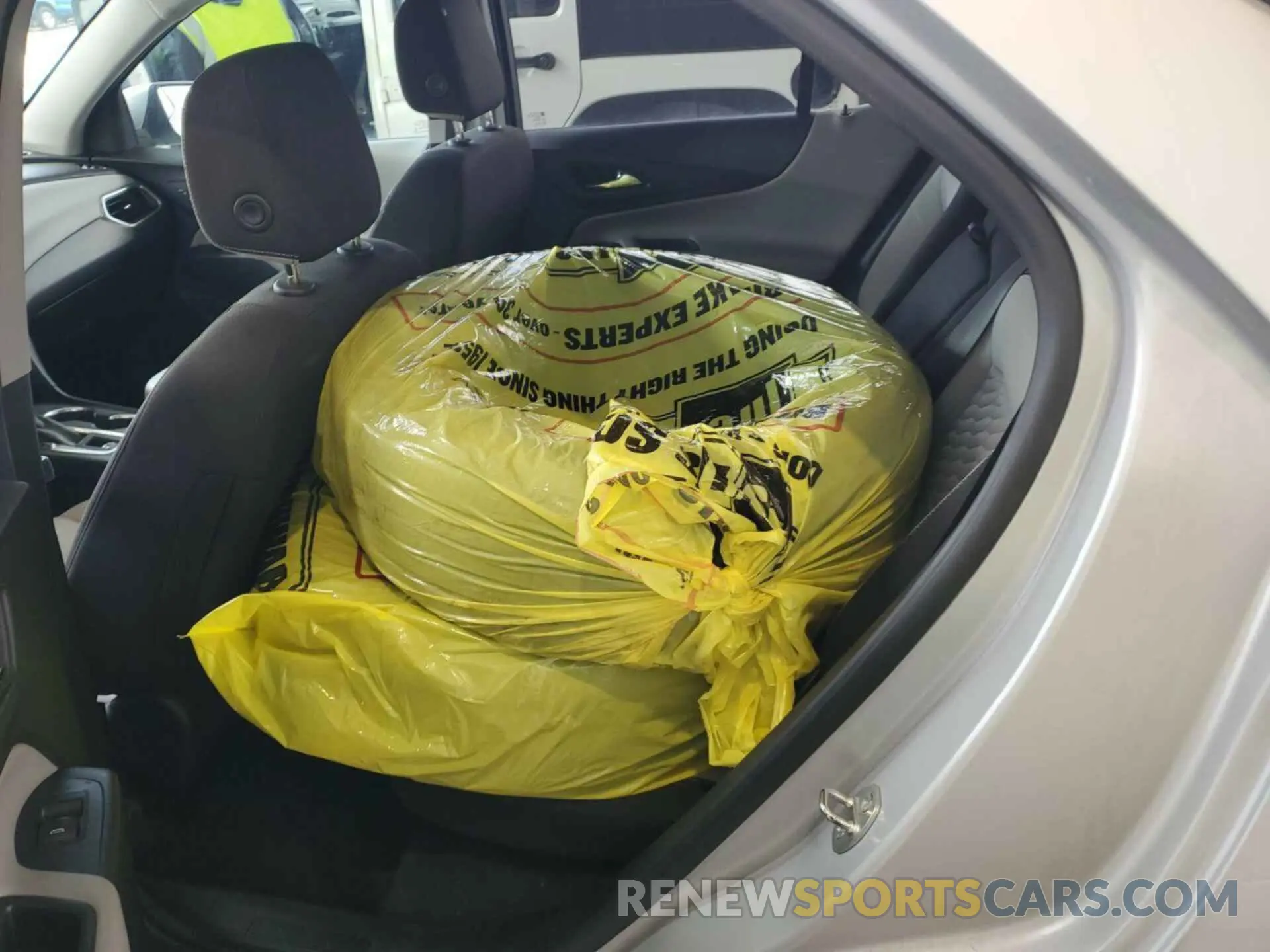 15 Photograph of a damaged car 2GNAXTEVXL6238186 CHEVROLET EQUINOX 2020