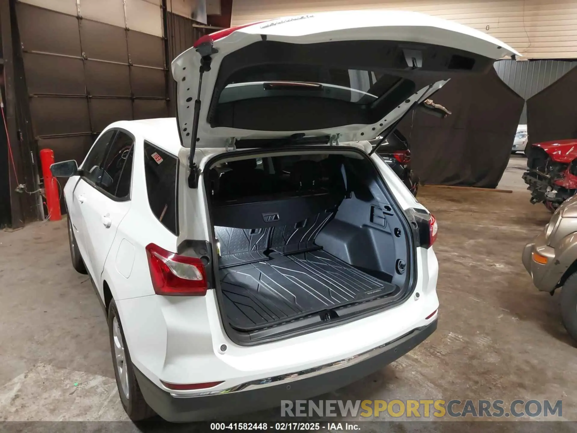 3 Photograph of a damaged car 2GNAXTEVXL6251875 CHEVROLET EQUINOX 2020