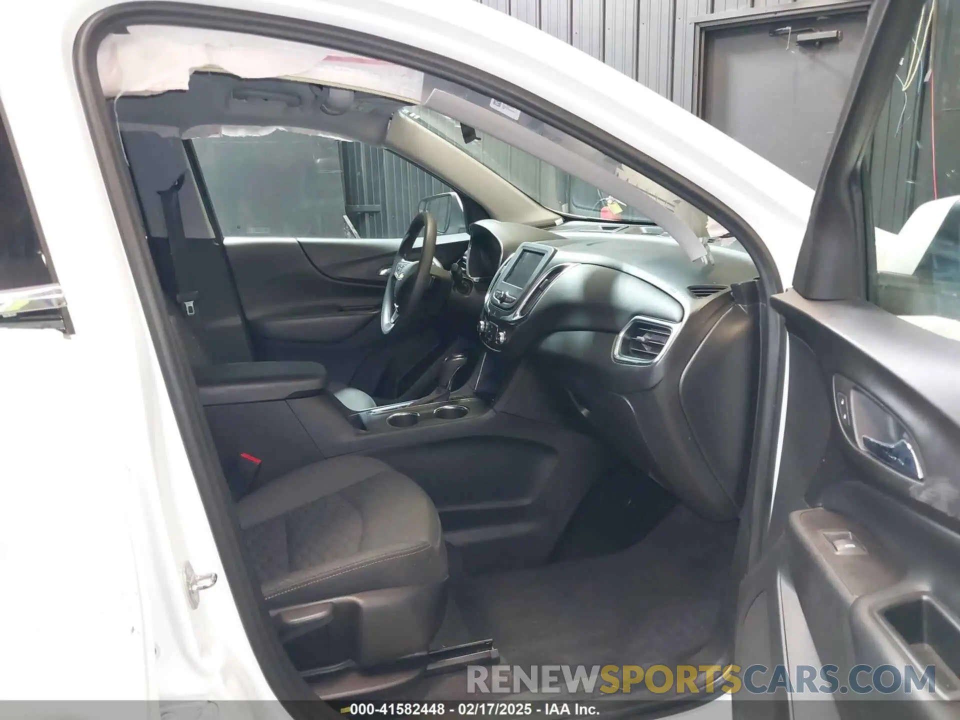 5 Photograph of a damaged car 2GNAXTEVXL6251875 CHEVROLET EQUINOX 2020