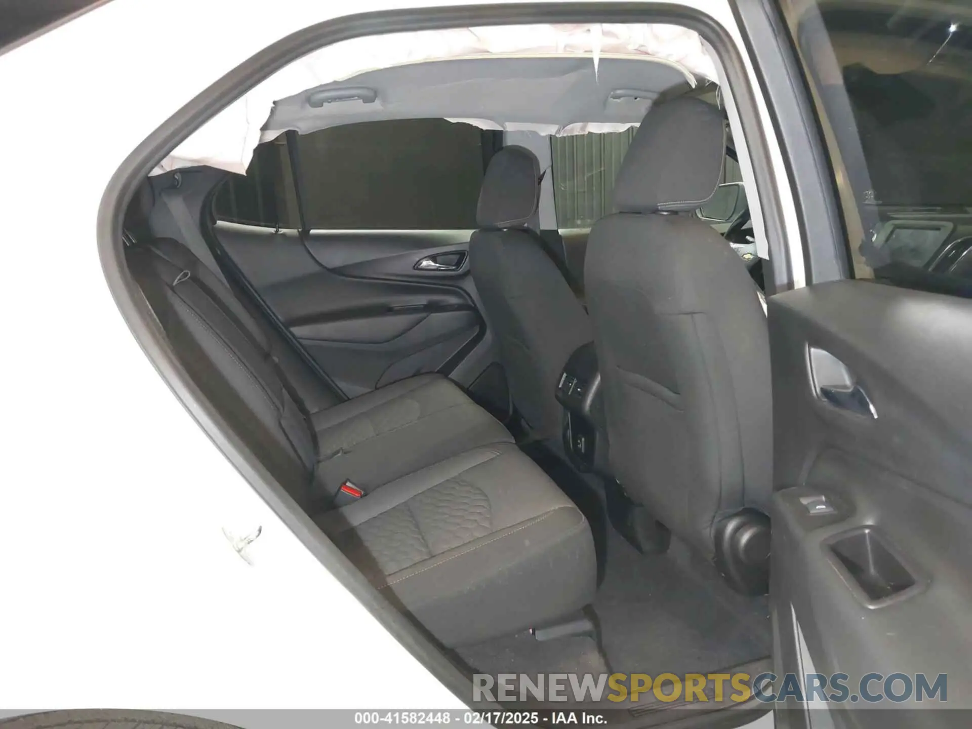 8 Photograph of a damaged car 2GNAXTEVXL6251875 CHEVROLET EQUINOX 2020