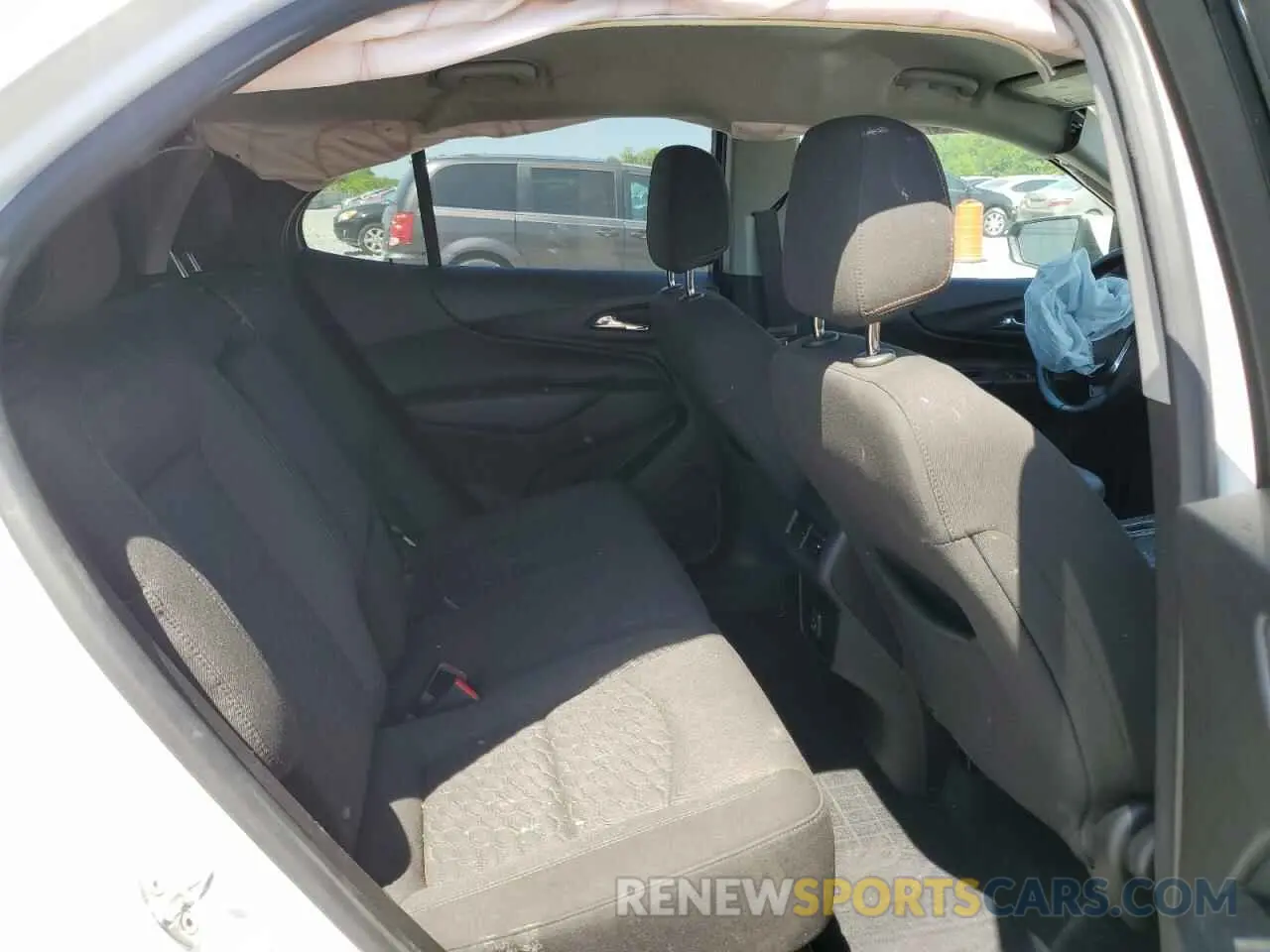 11 Photograph of a damaged car 2GNAXUEV0L6106690 CHEVROLET EQUINOX 2020