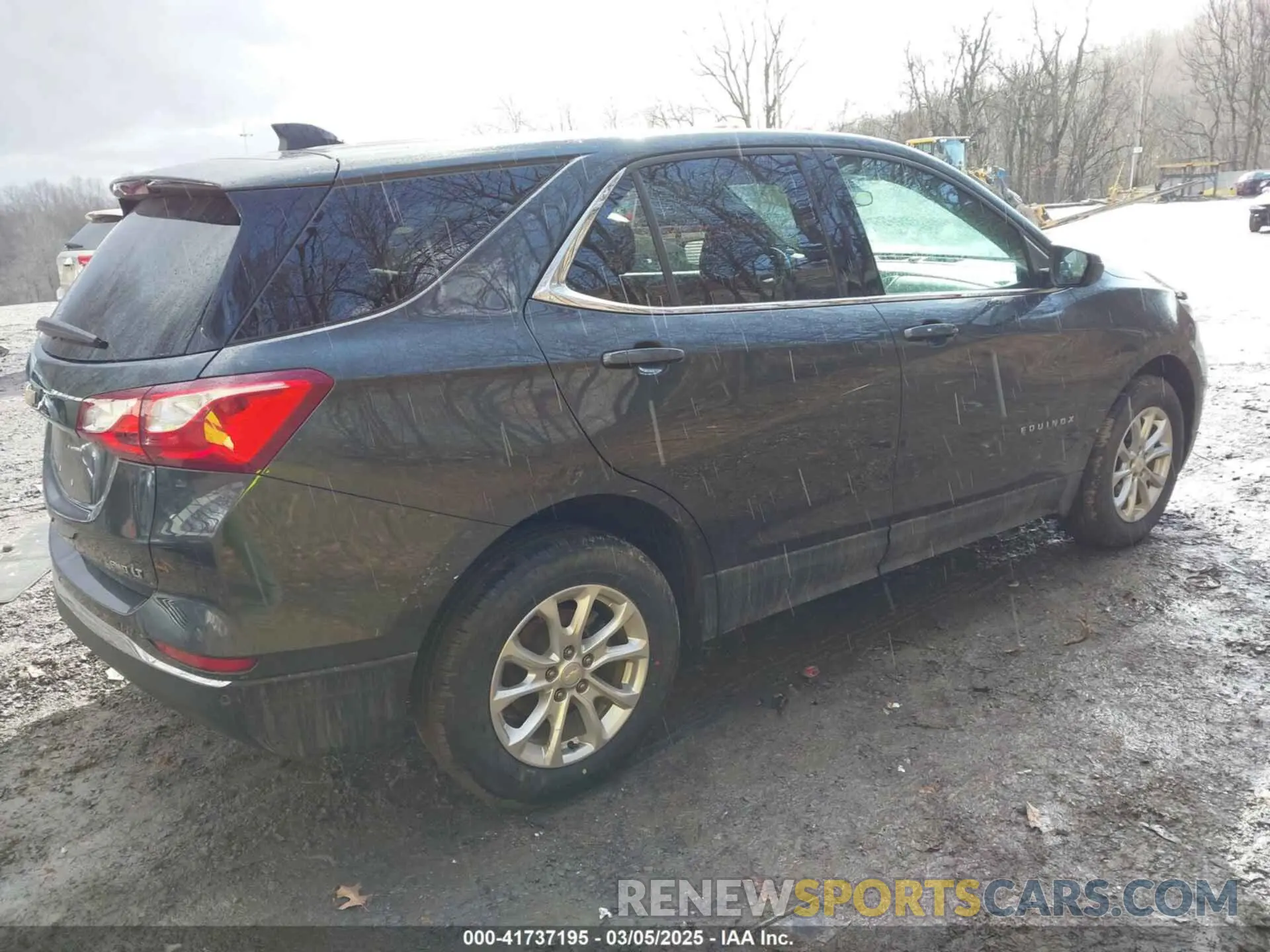 4 Photograph of a damaged car 2GNAXUEV0L6122081 CHEVROLET EQUINOX 2020