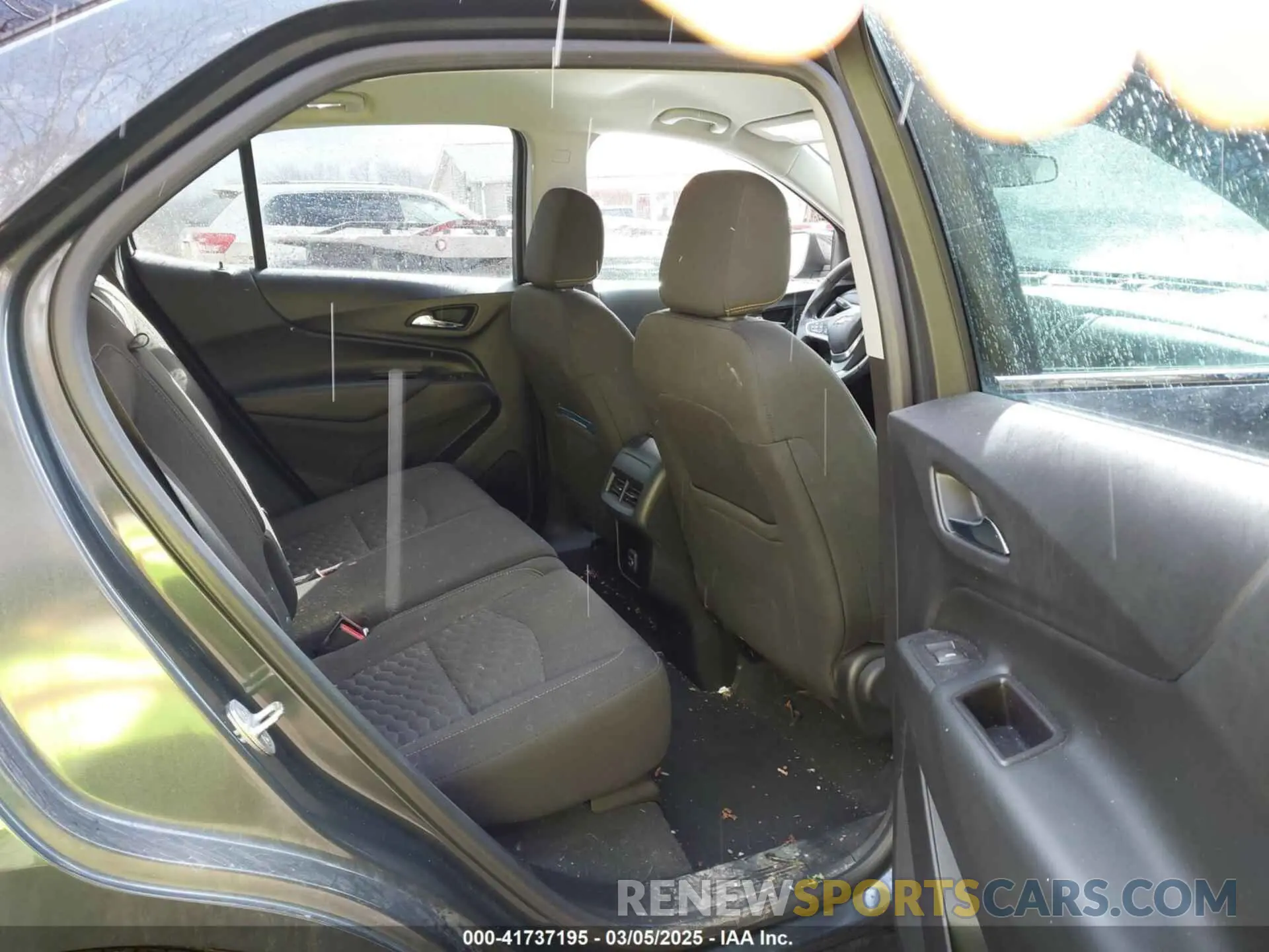 8 Photograph of a damaged car 2GNAXUEV0L6122081 CHEVROLET EQUINOX 2020