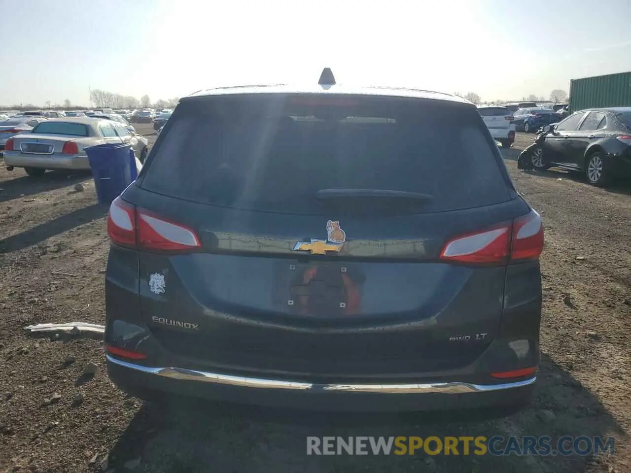 6 Photograph of a damaged car 2GNAXUEV0L6138667 CHEVROLET EQUINOX 2020