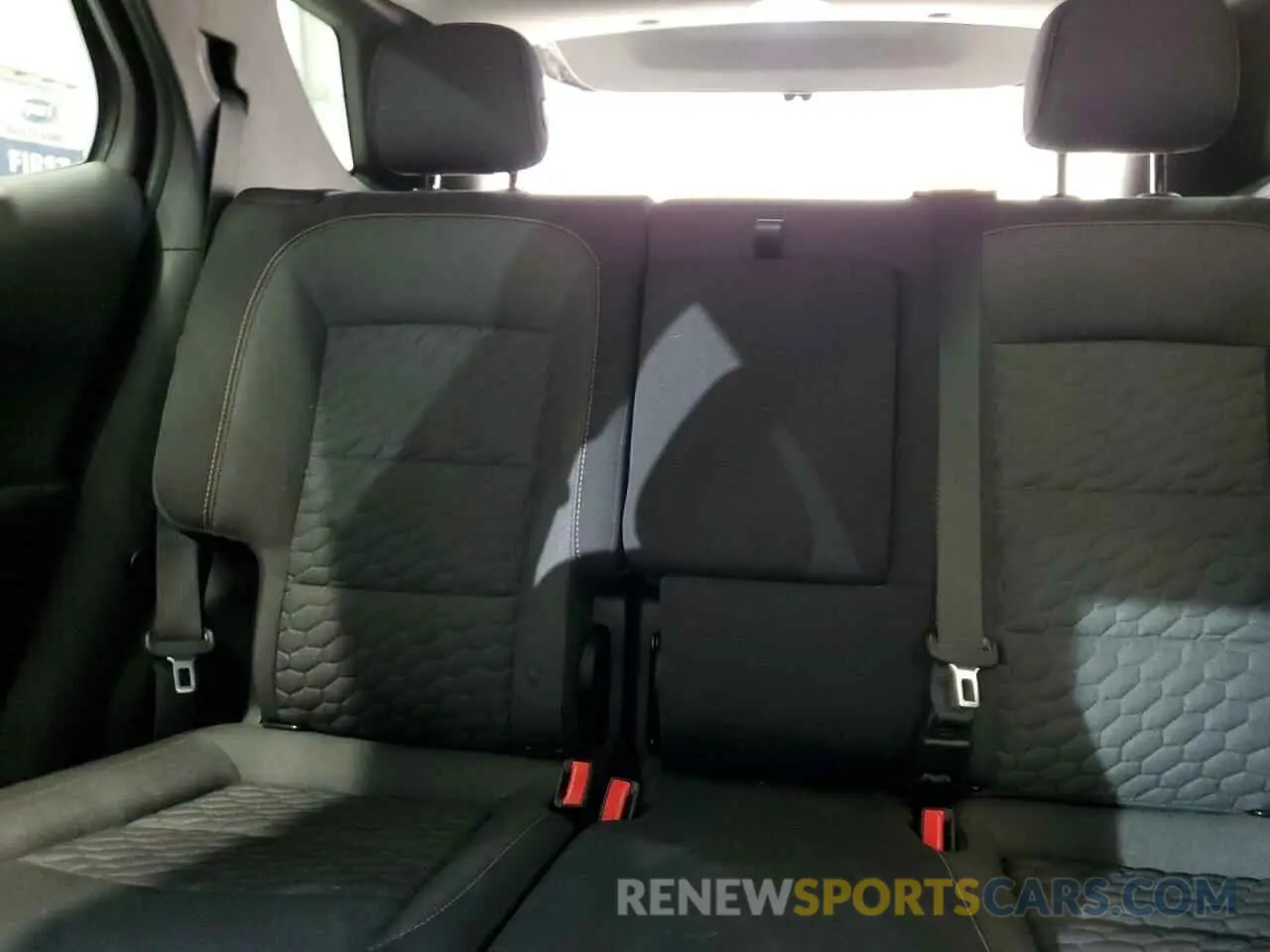 10 Photograph of a damaged car 2GNAXUEV0L6147157 CHEVROLET EQUINOX 2020