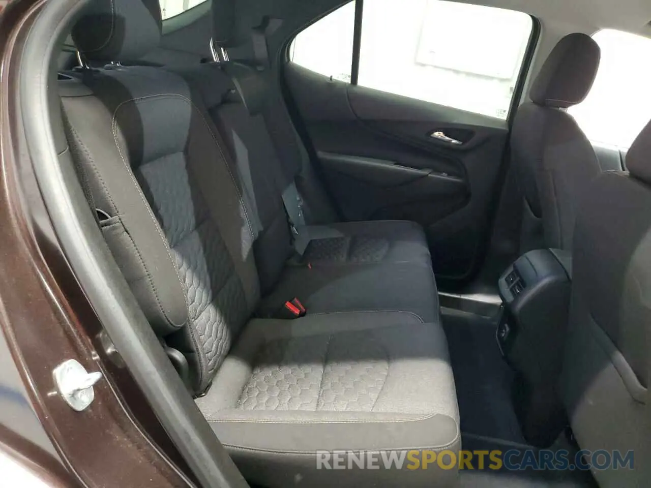 11 Photograph of a damaged car 2GNAXUEV0L6147157 CHEVROLET EQUINOX 2020