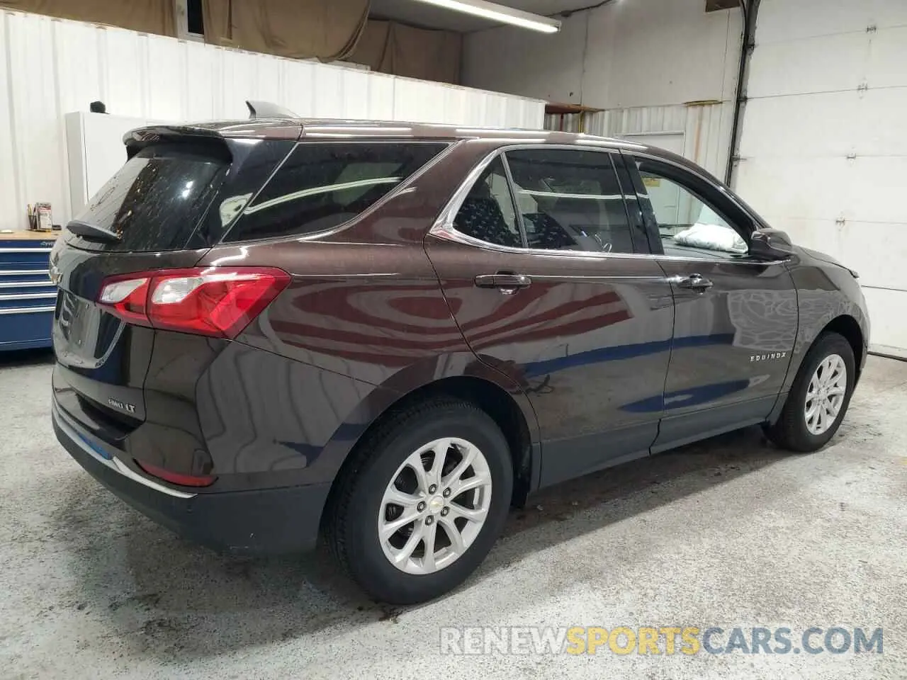 3 Photograph of a damaged car 2GNAXUEV0L6147157 CHEVROLET EQUINOX 2020