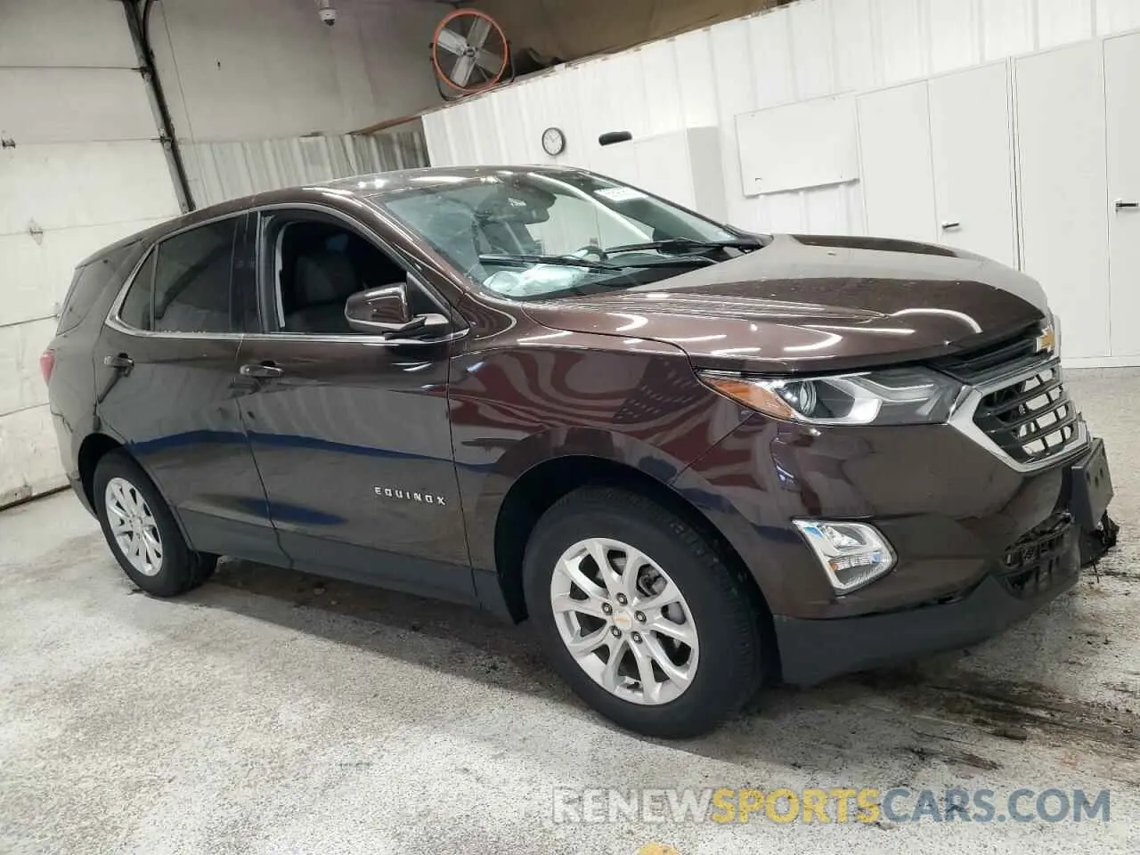 4 Photograph of a damaged car 2GNAXUEV0L6147157 CHEVROLET EQUINOX 2020