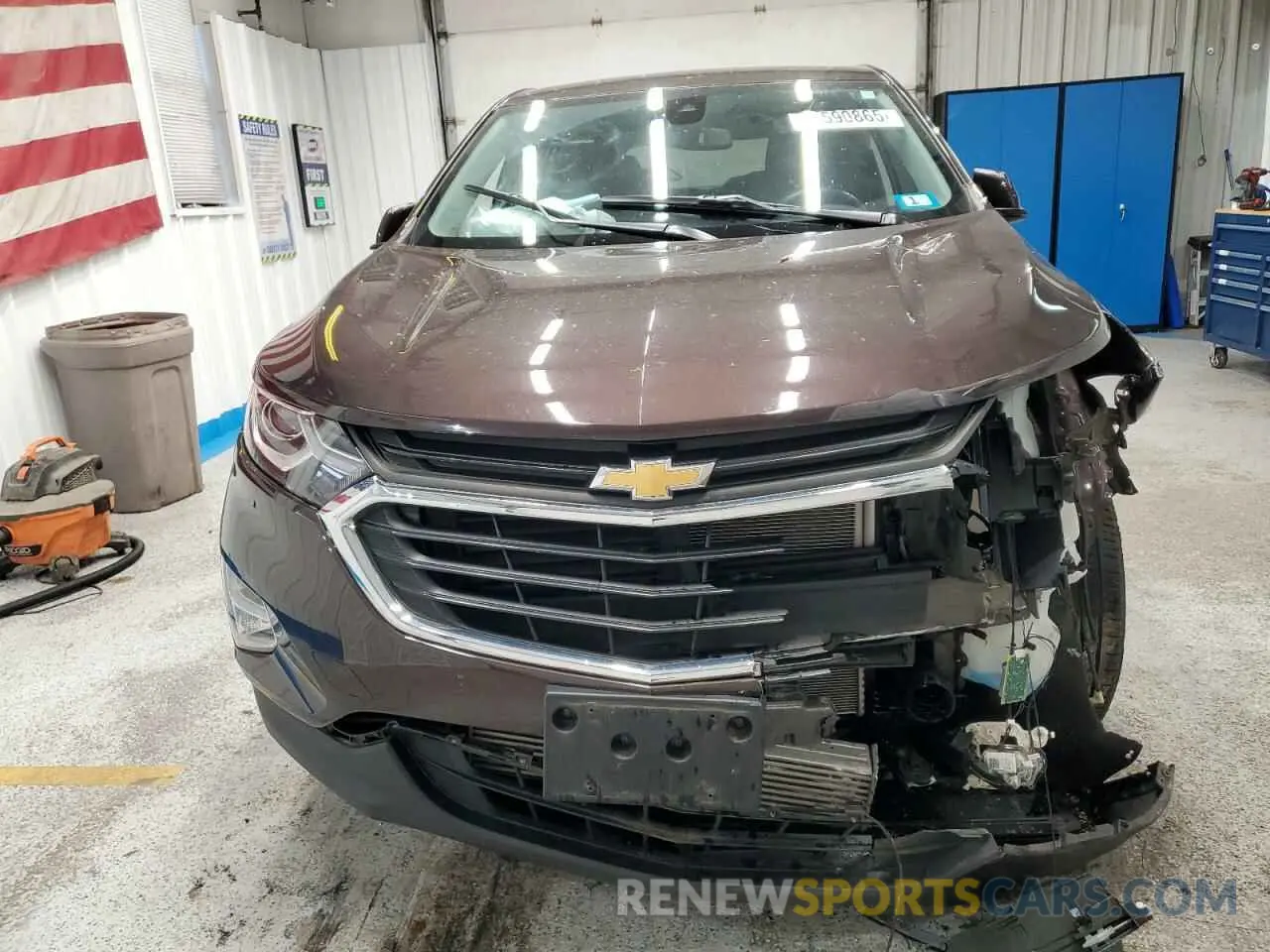 5 Photograph of a damaged car 2GNAXUEV0L6147157 CHEVROLET EQUINOX 2020