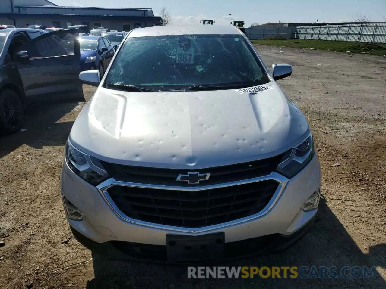 5 Photograph of a damaged car 2GNAXUEV0L6150303 CHEVROLET EQUINOX 2020