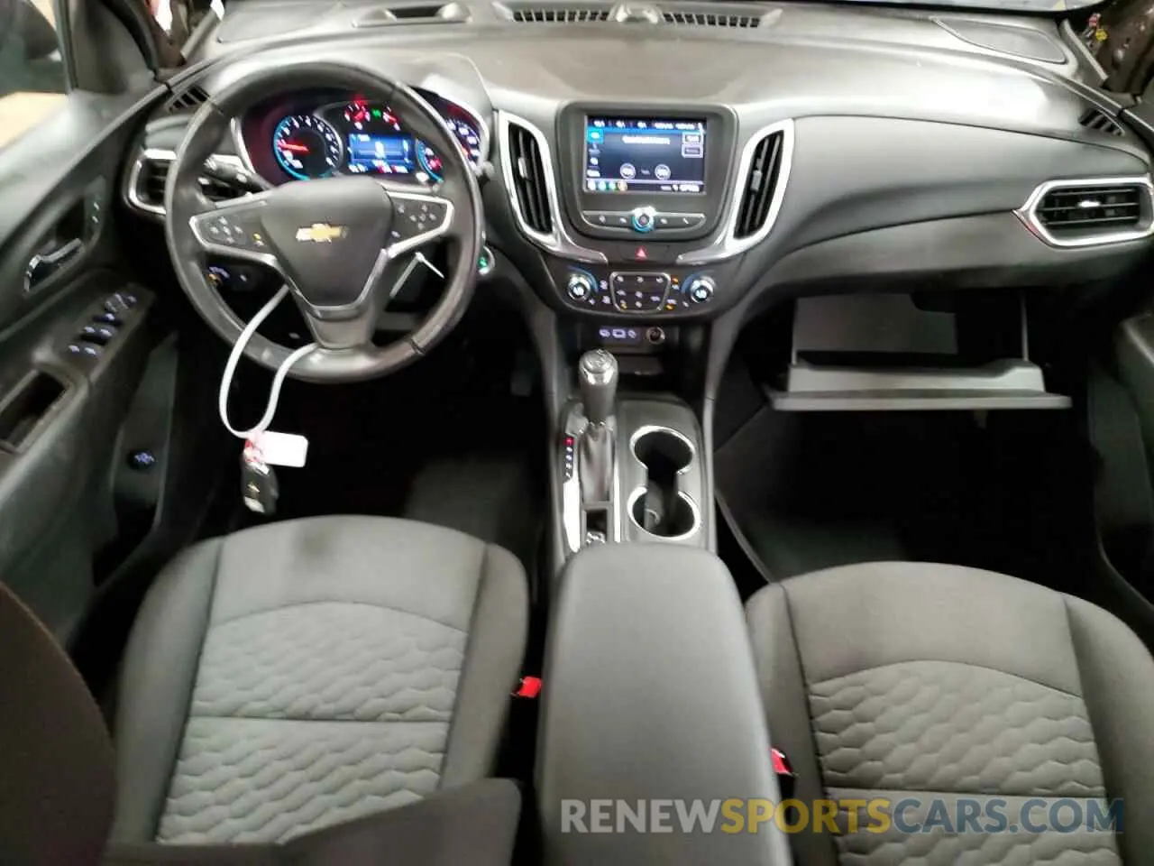 8 Photograph of a damaged car 2GNAXUEV0L6152651 CHEVROLET EQUINOX 2020