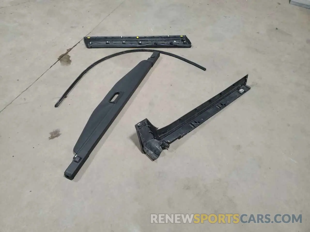 13 Photograph of a damaged car 2GNAXUEV0L6206093 CHEVROLET EQUINOX 2020