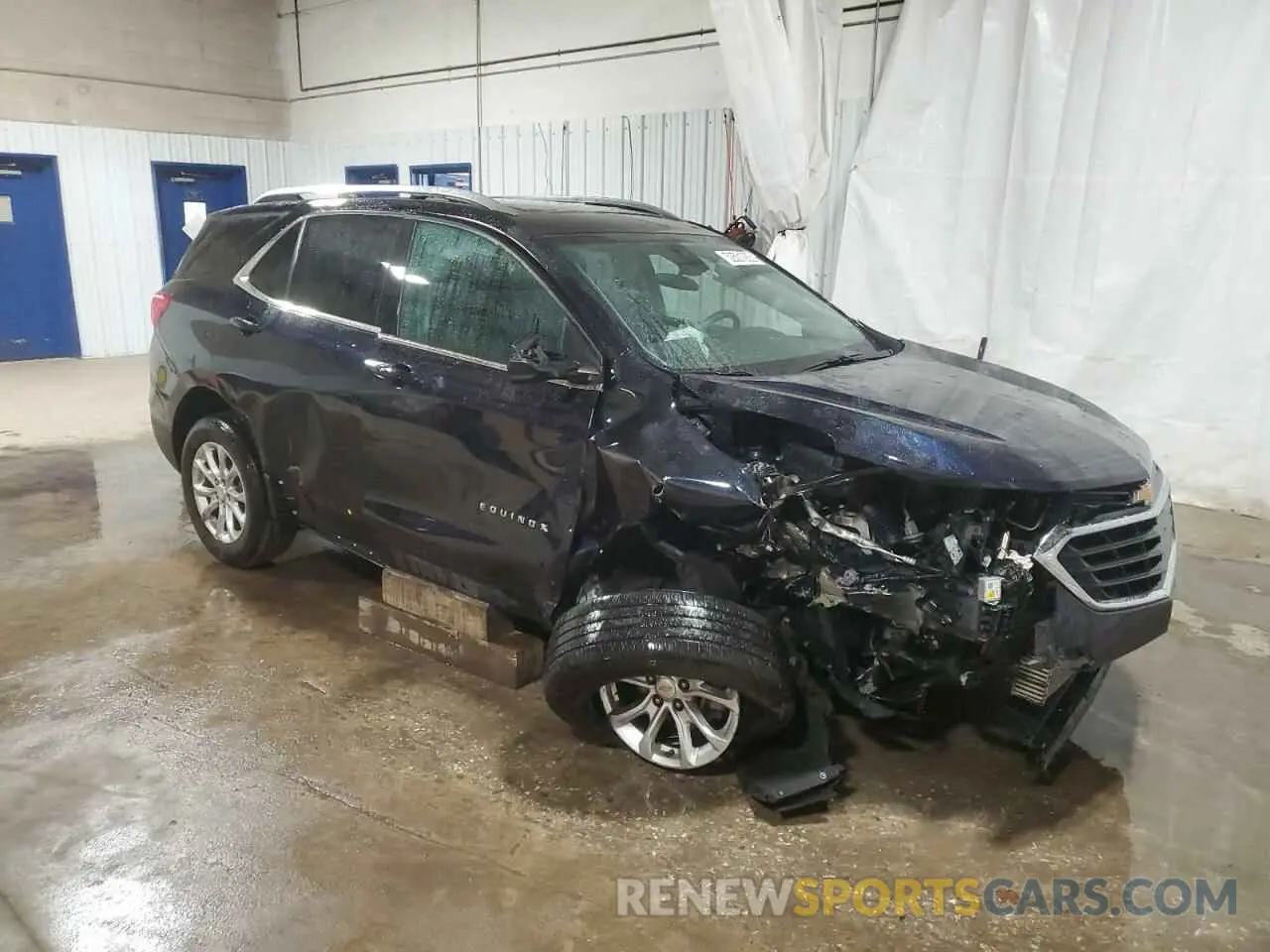 4 Photograph of a damaged car 2GNAXUEV0L6206093 CHEVROLET EQUINOX 2020