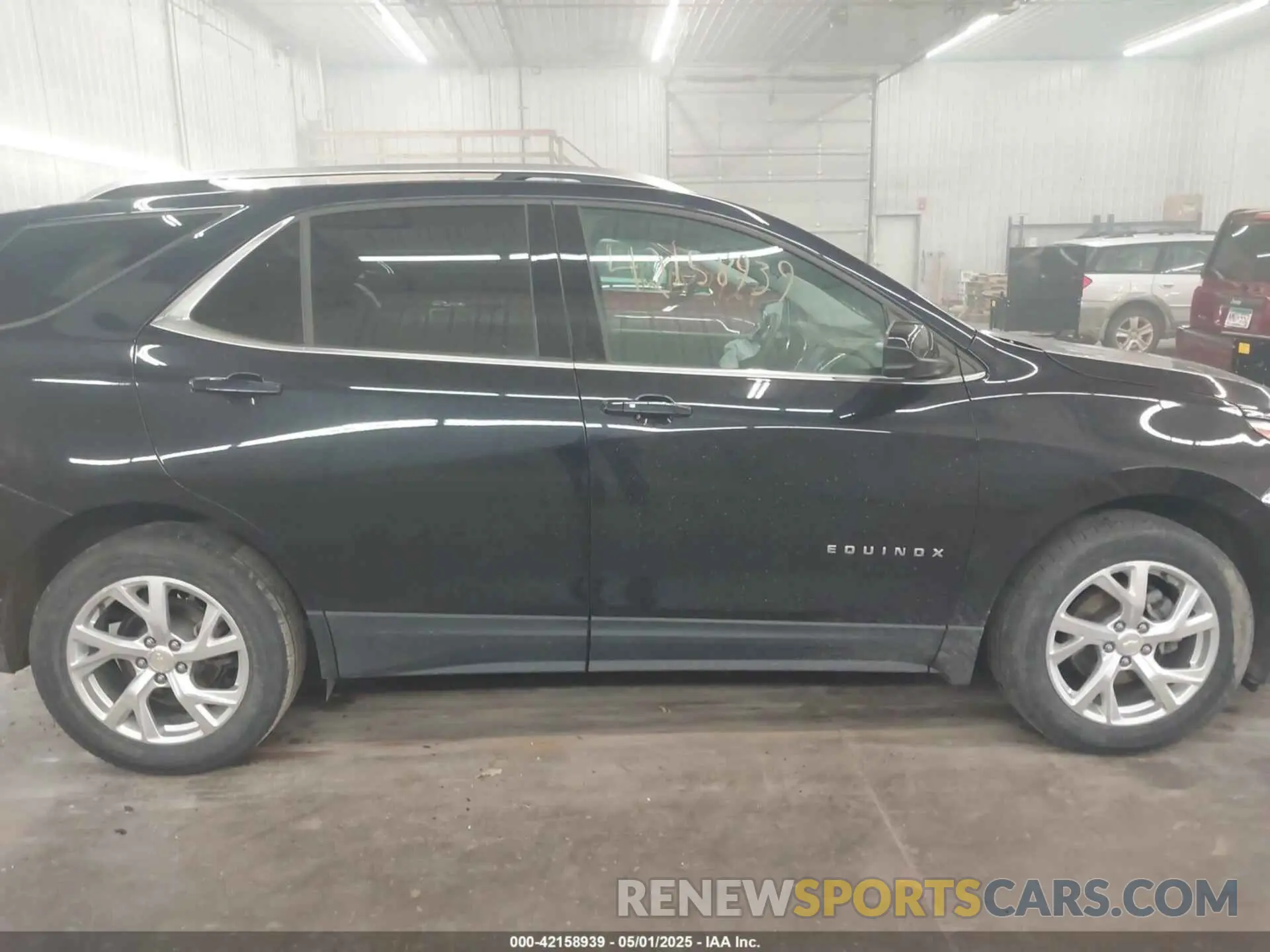 14 Photograph of a damaged car 2GNAXUEV1L6125703 CHEVROLET EQUINOX 2020
