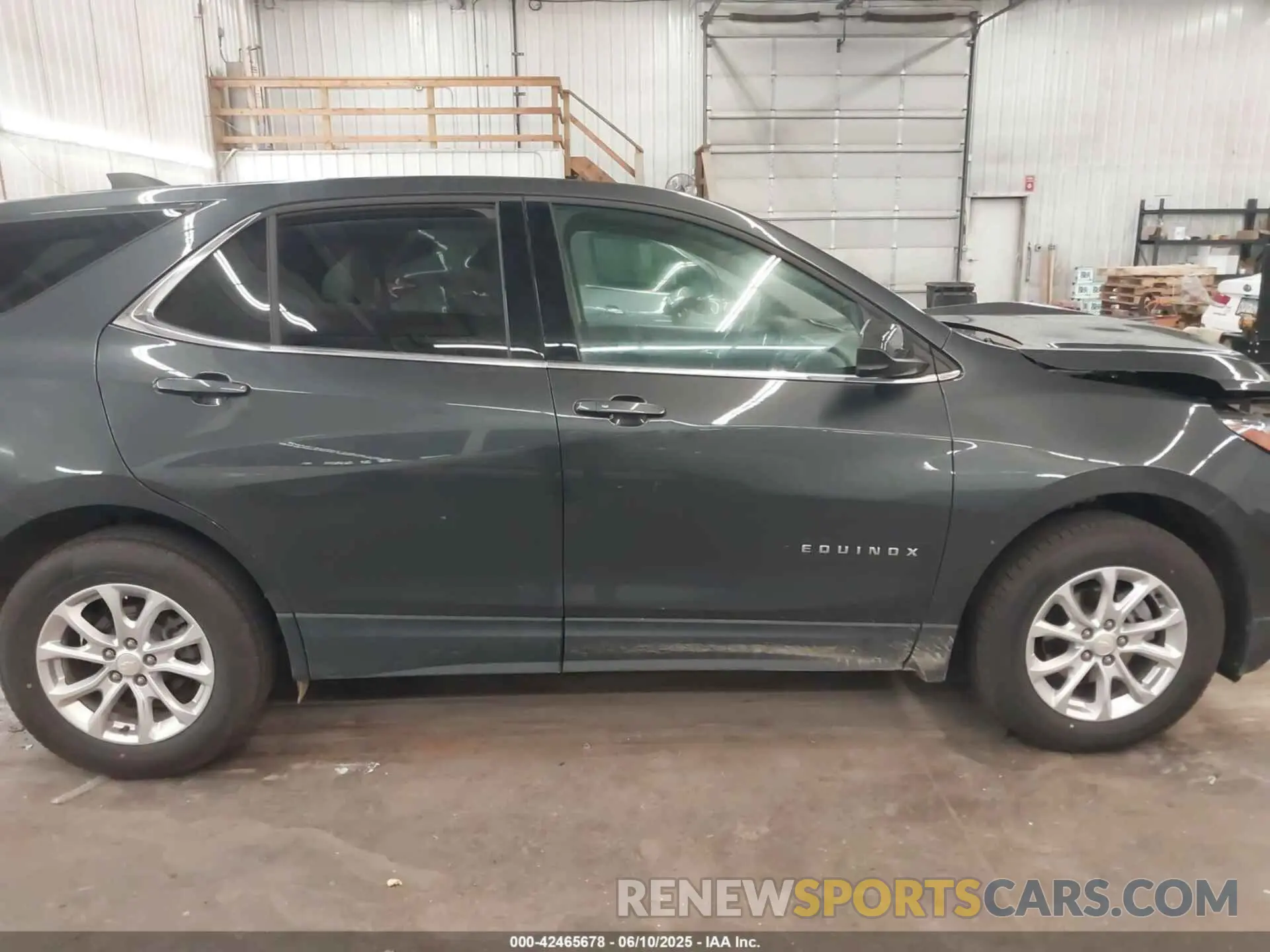 14 Photograph of a damaged car 2GNAXUEV1L6129802 CHEVROLET EQUINOX 2020