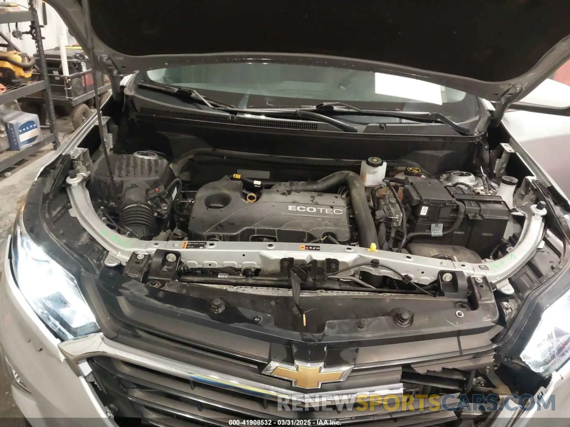 10 Photograph of a damaged car 2GNAXUEV1L6170821 CHEVROLET EQUINOX 2020