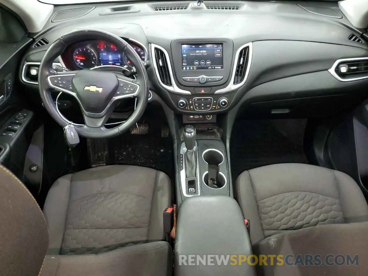 8 Photograph of a damaged car 2GNAXUEV1L6186775 CHEVROLET EQUINOX 2020