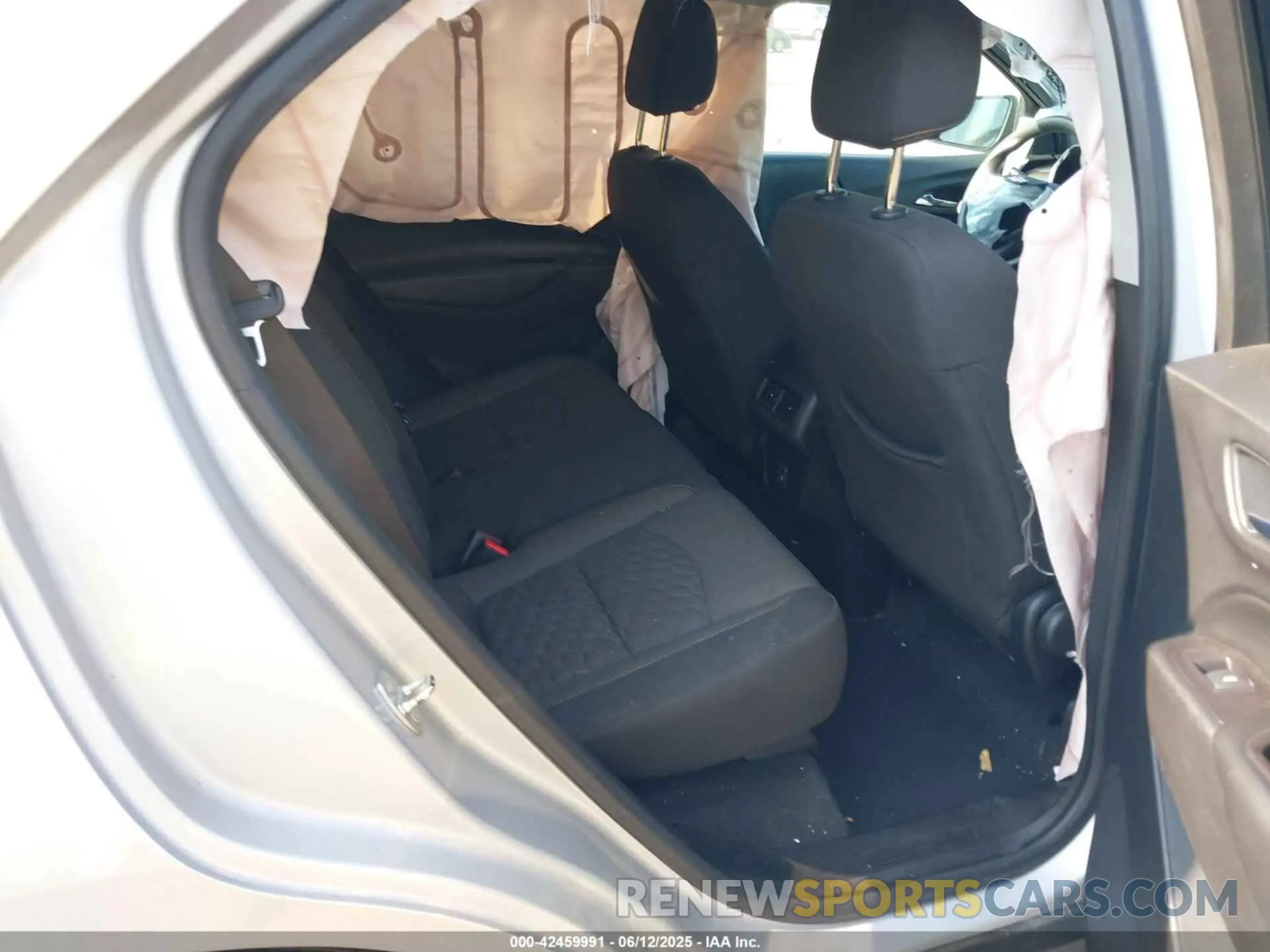 8 Photograph of a damaged car 2GNAXUEV1L6199297 CHEVROLET EQUINOX 2020