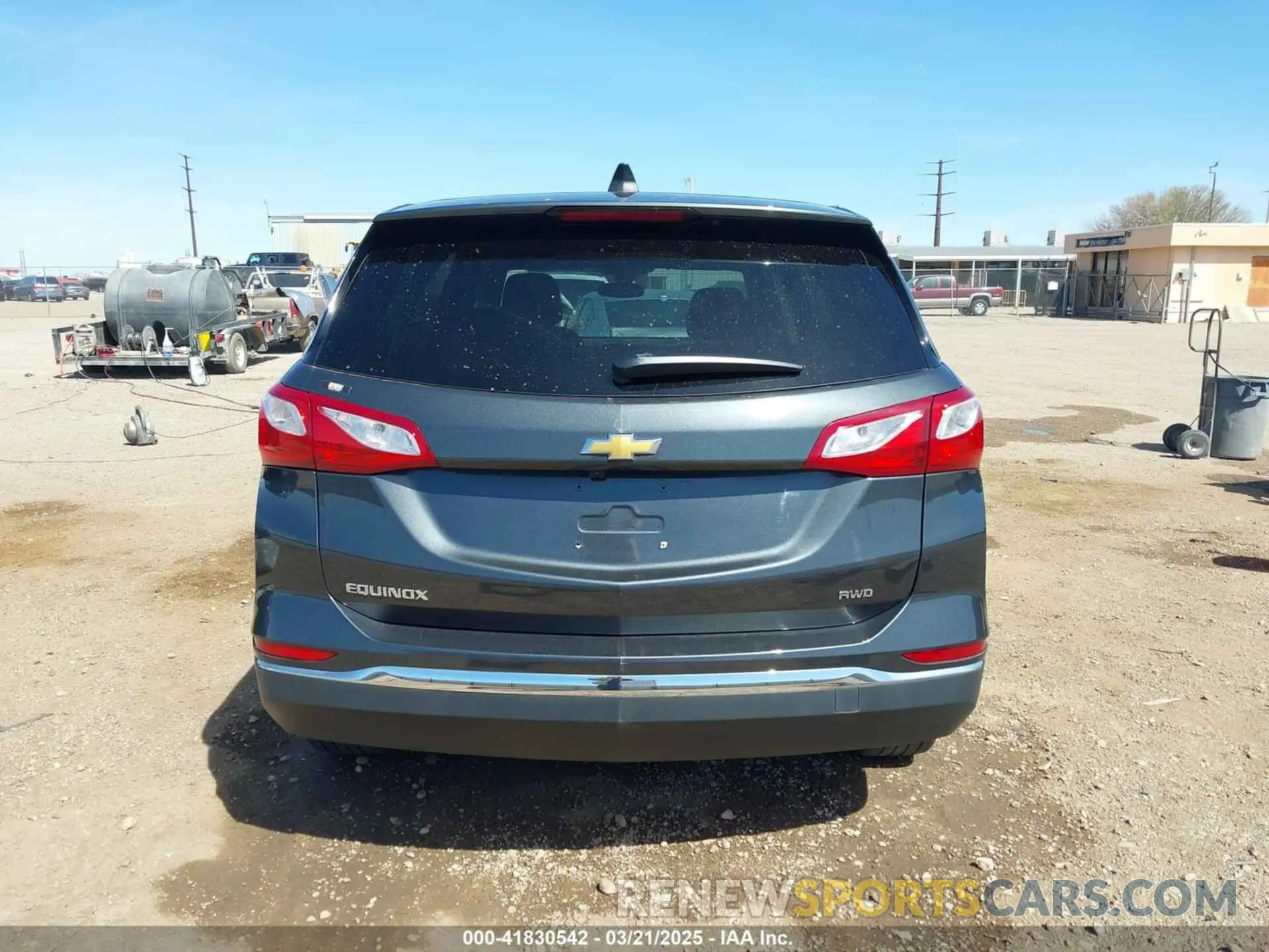 17 Photograph of a damaged car 2GNAXUEV1L6207088 CHEVROLET EQUINOX 2020