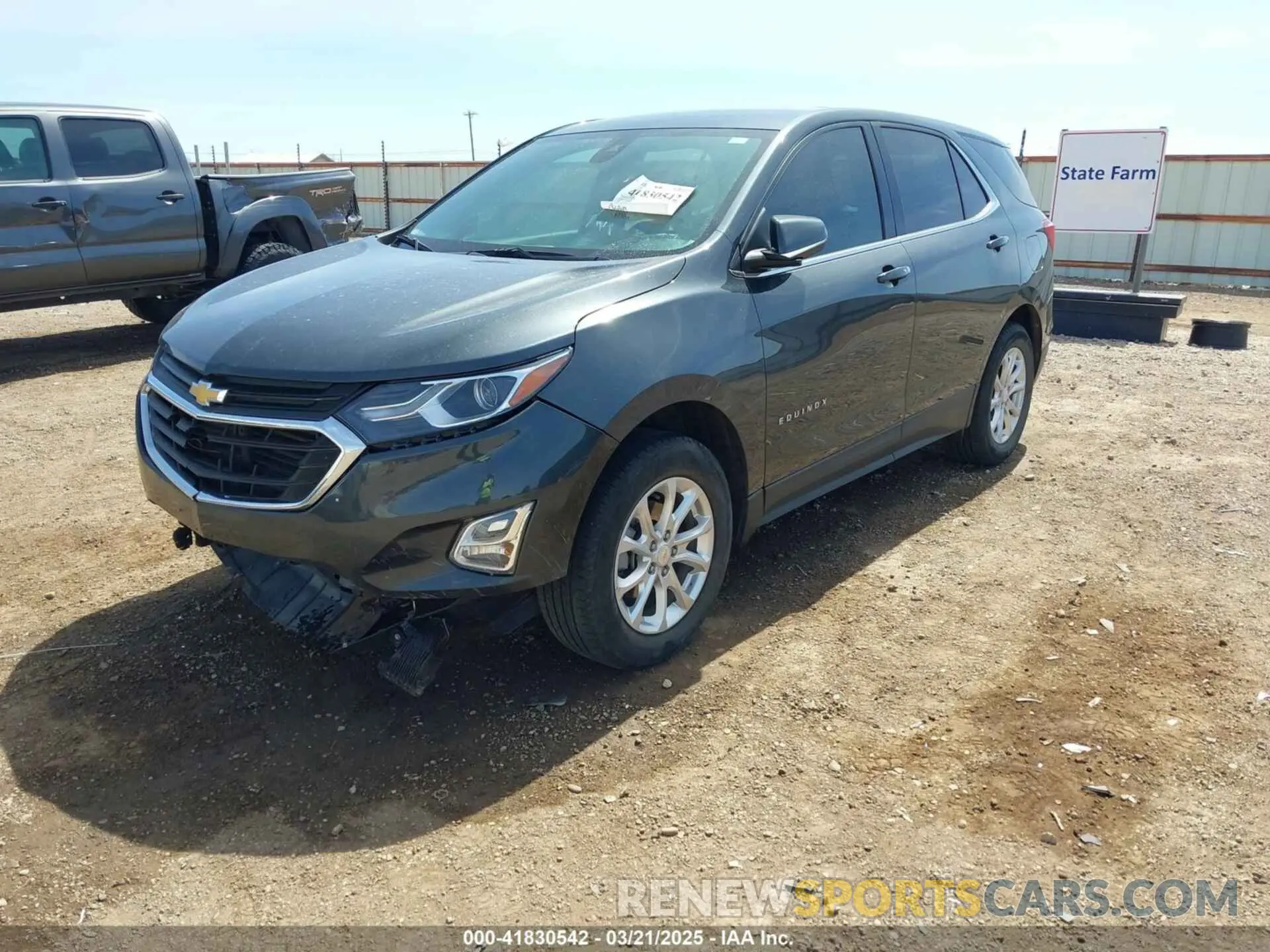 2 Photograph of a damaged car 2GNAXUEV1L6207088 CHEVROLET EQUINOX 2020
