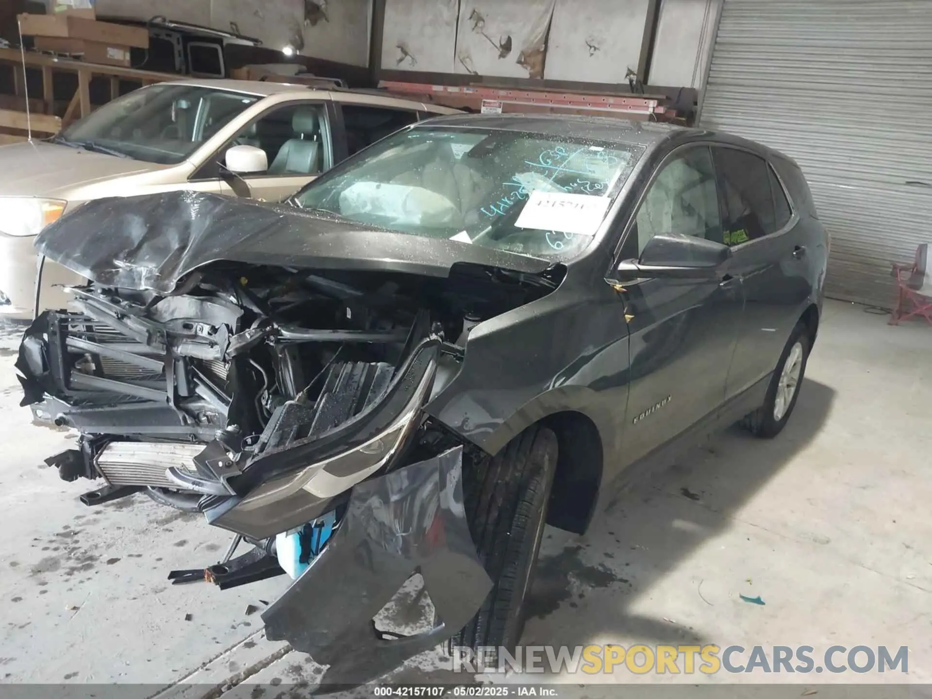2 Photograph of a damaged car 2GNAXUEV1L6227311 CHEVROLET EQUINOX 2020