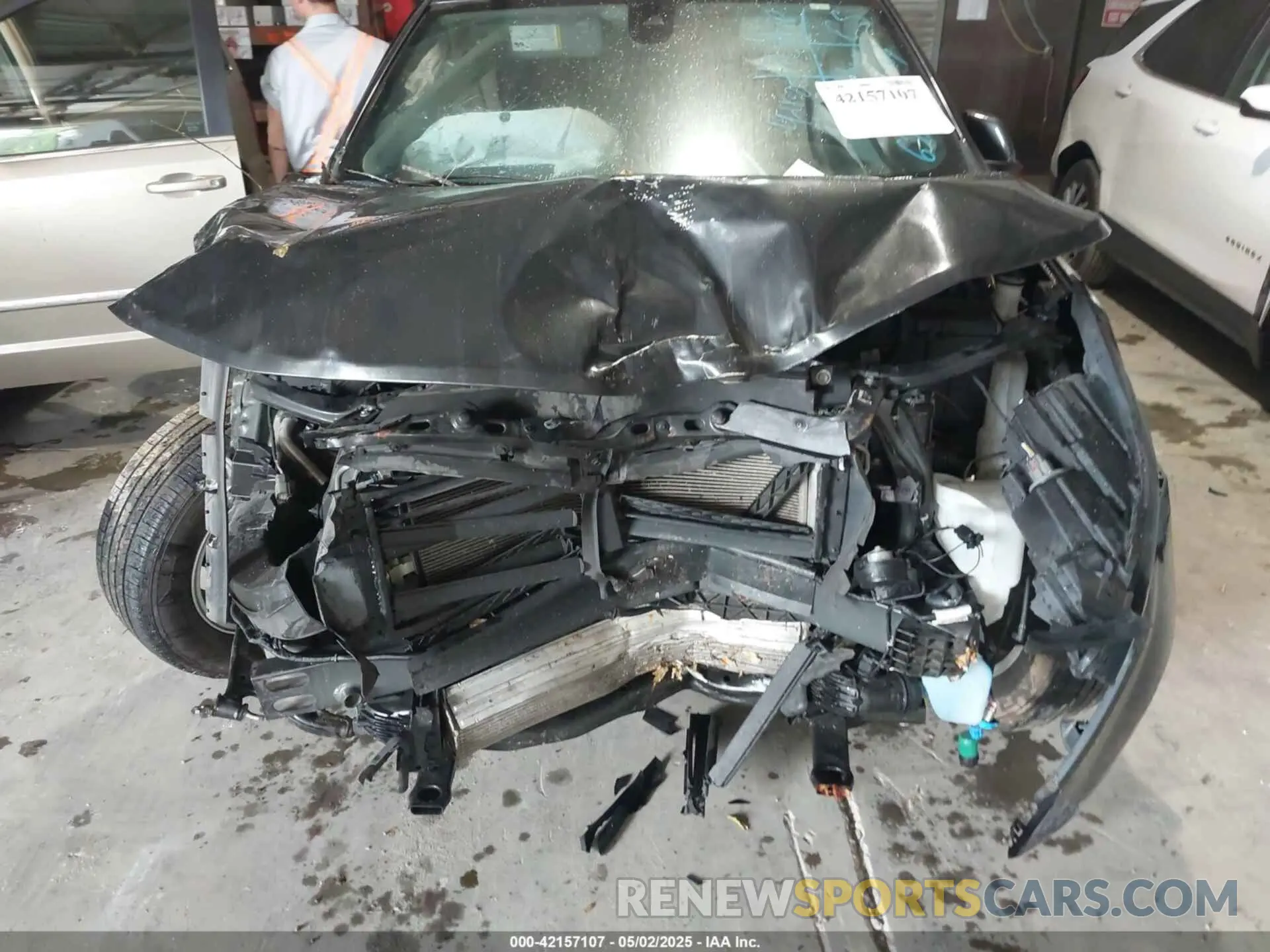 6 Photograph of a damaged car 2GNAXUEV1L6227311 CHEVROLET EQUINOX 2020