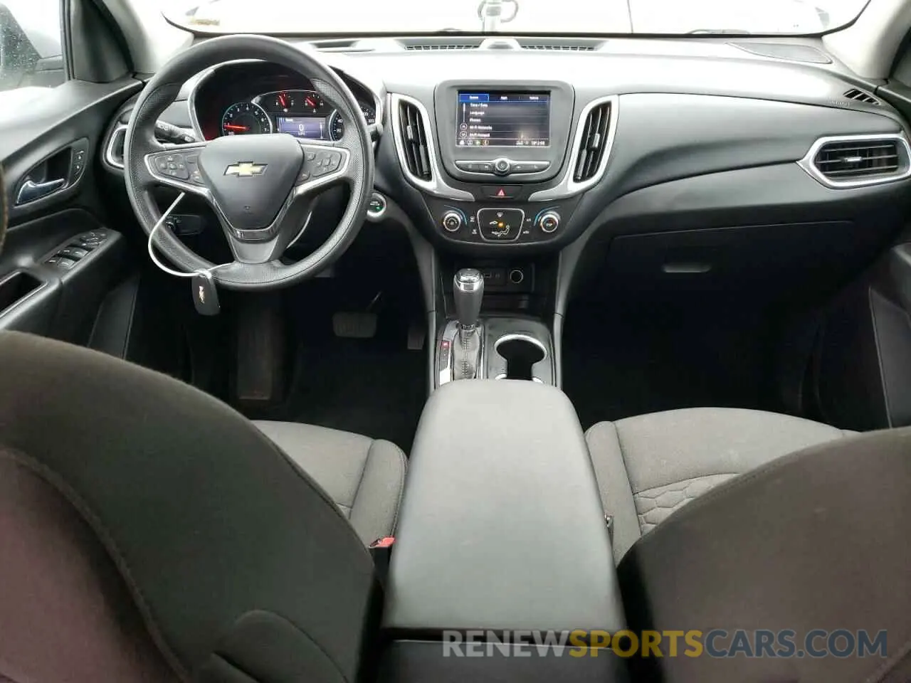 8 Photograph of a damaged car 2GNAXUEV1L6236784 CHEVROLET EQUINOX 2020