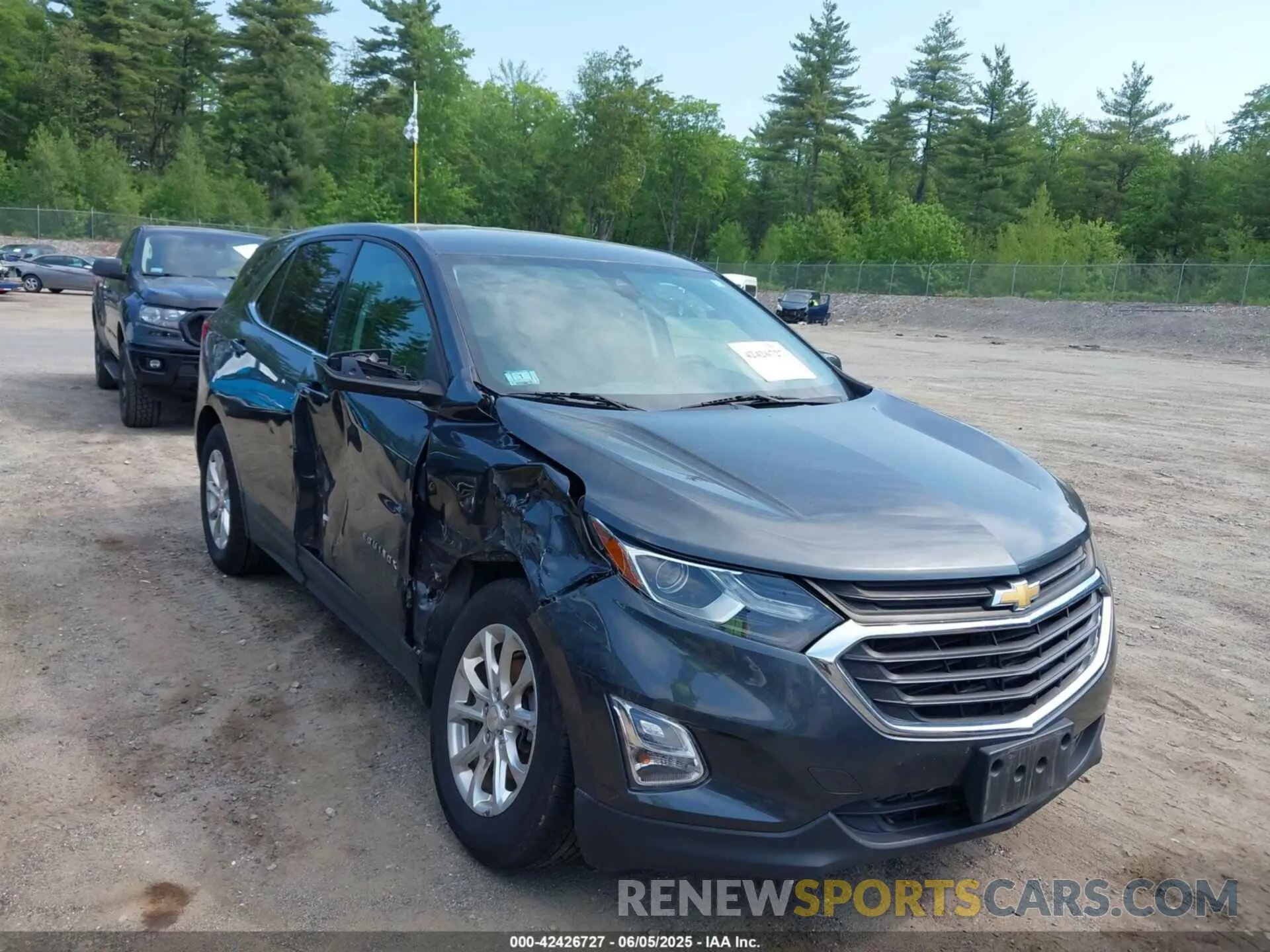 1 Photograph of a damaged car 2GNAXUEV1L6244691 CHEVROLET EQUINOX 2020