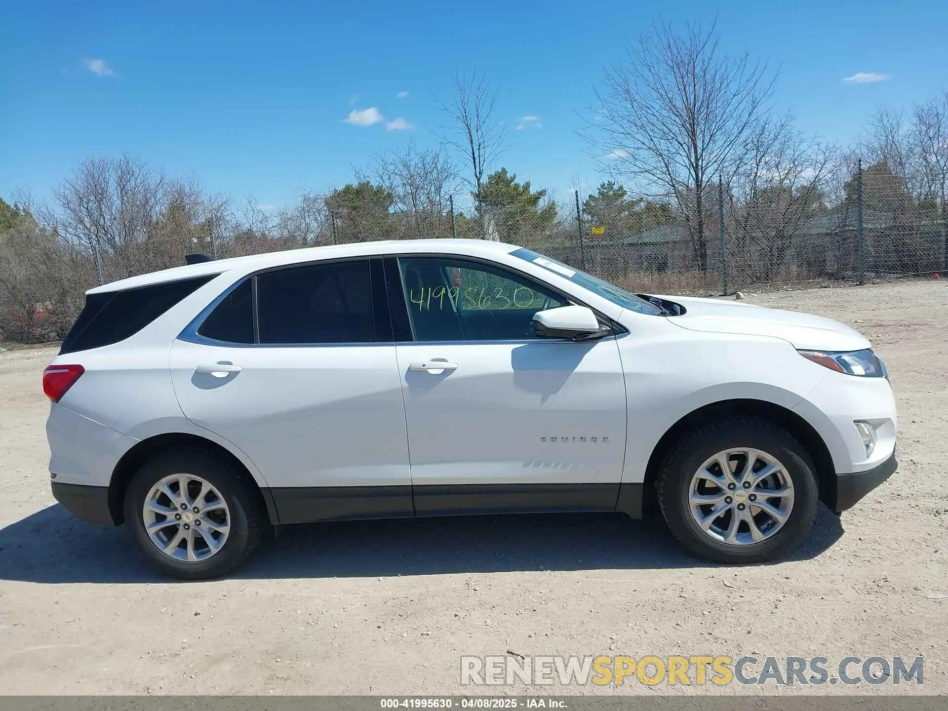 13 Photograph of a damaged car 2GNAXUEV2L6103418 CHEVROLET EQUINOX 2020