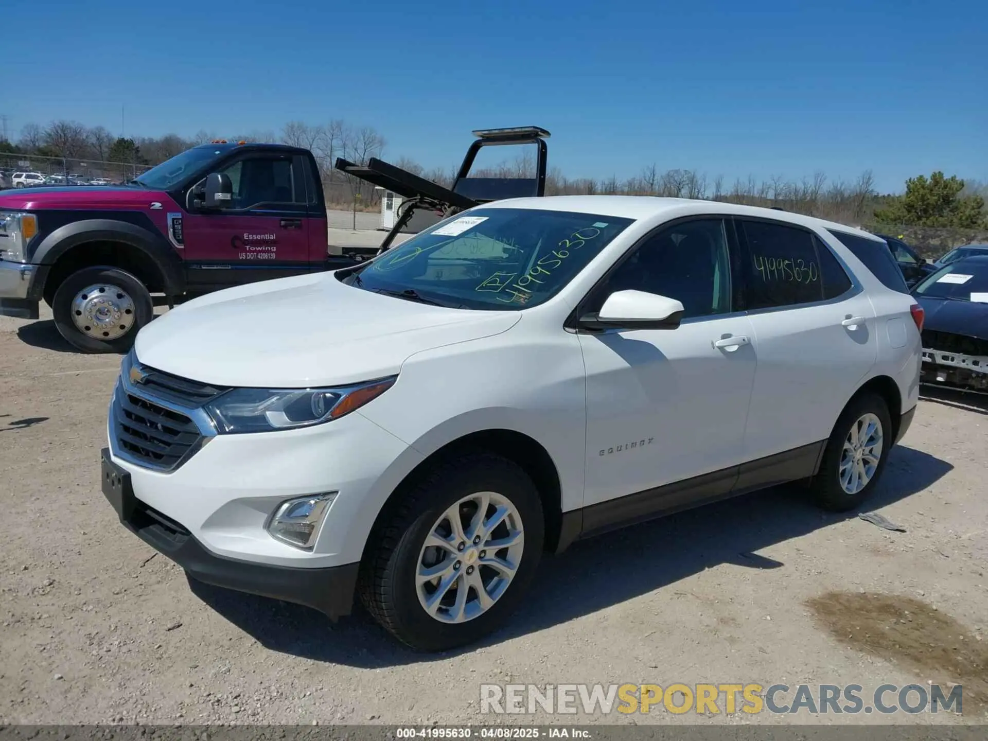 2 Photograph of a damaged car 2GNAXUEV2L6103418 CHEVROLET EQUINOX 2020