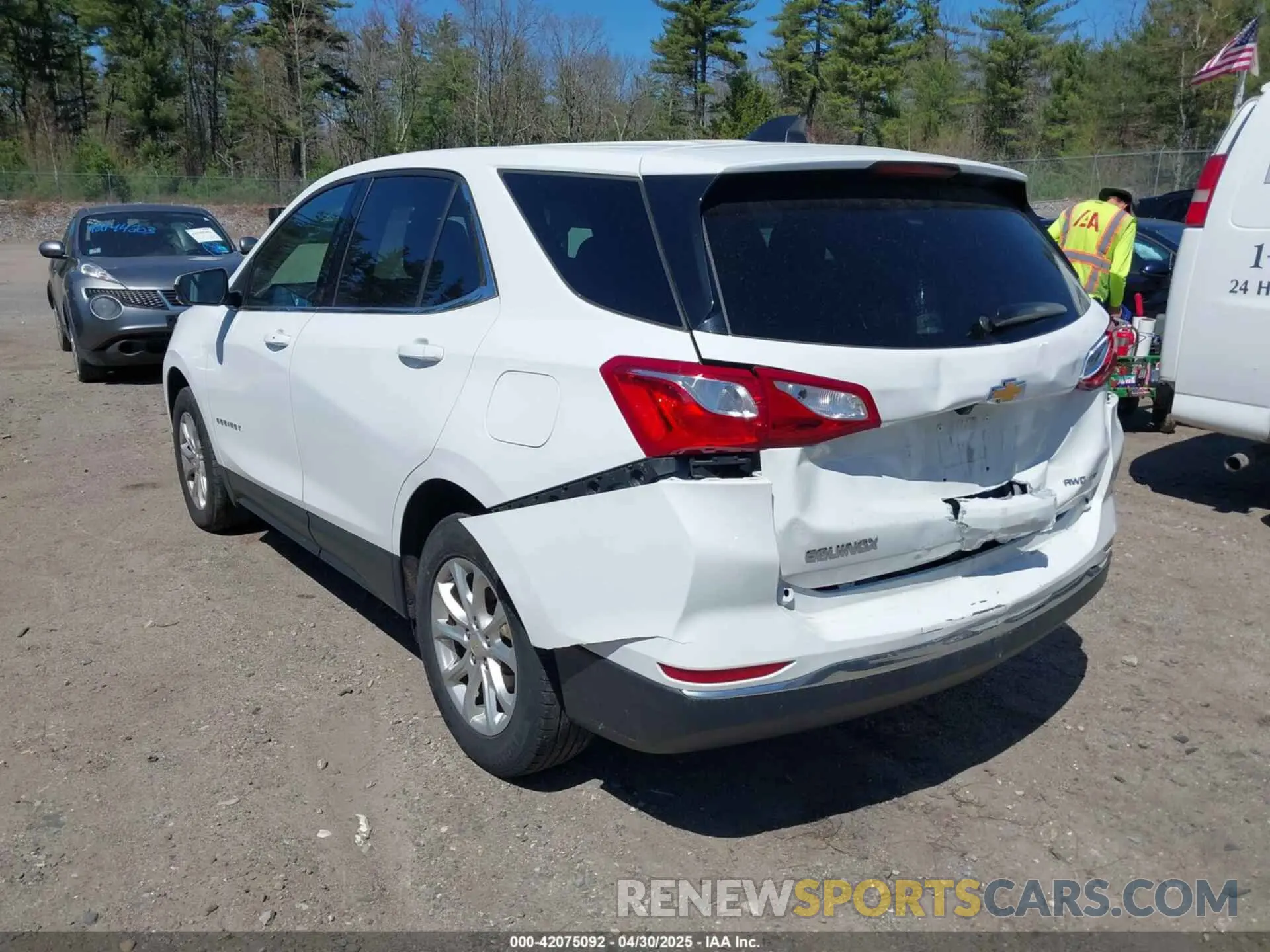 12 Photograph of a damaged car 2GNAXUEV2L6105704 CHEVROLET EQUINOX 2020