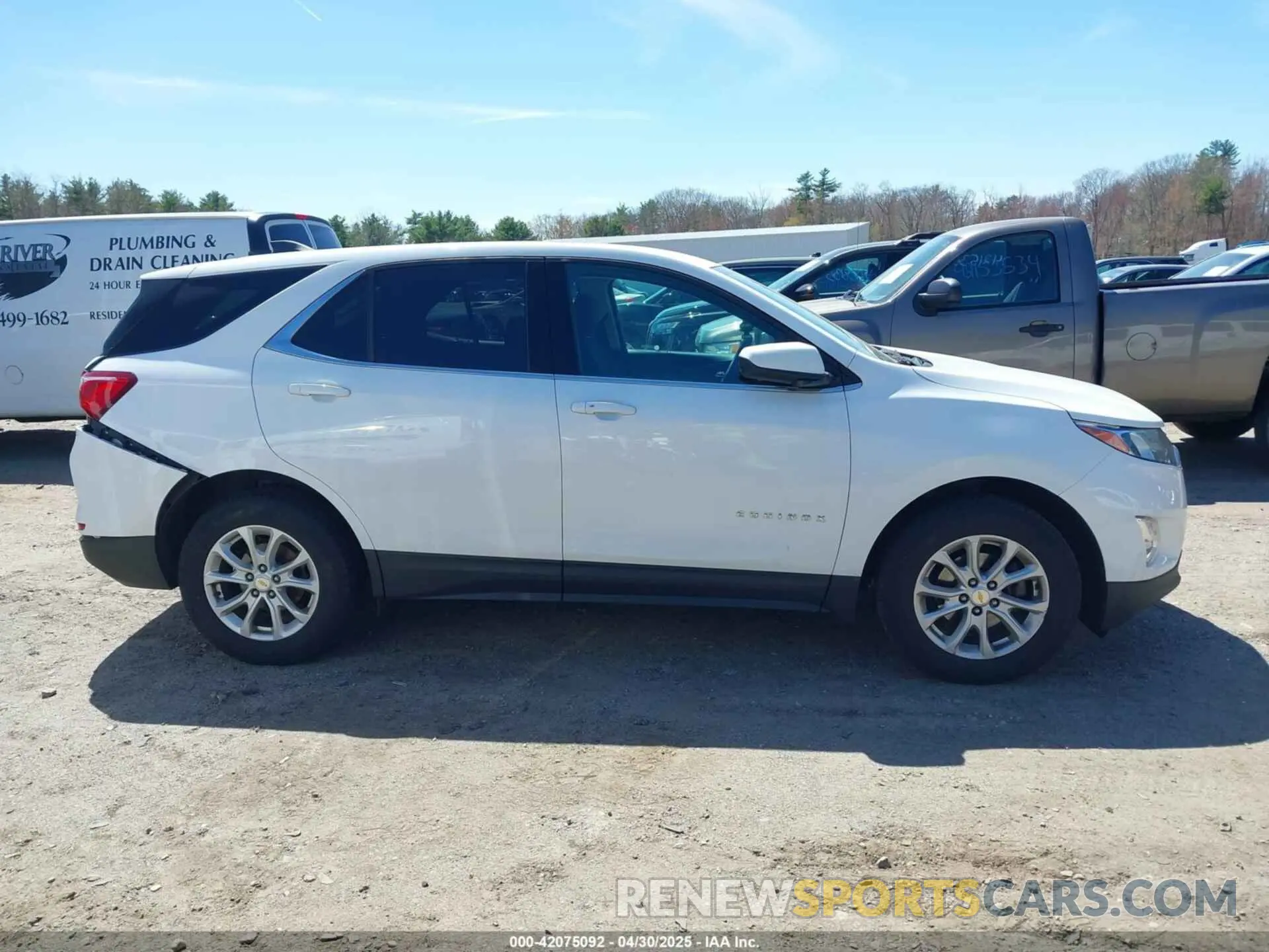 14 Photograph of a damaged car 2GNAXUEV2L6105704 CHEVROLET EQUINOX 2020