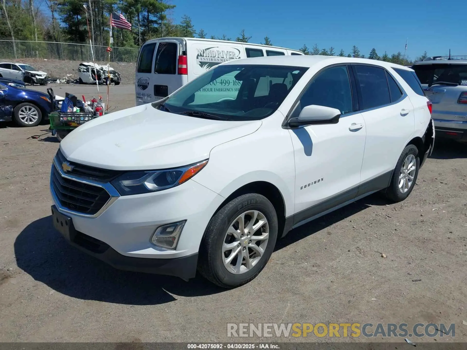 2 Photograph of a damaged car 2GNAXUEV2L6105704 CHEVROLET EQUINOX 2020