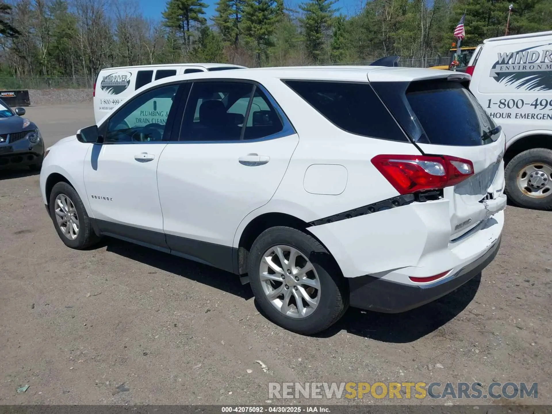 3 Photograph of a damaged car 2GNAXUEV2L6105704 CHEVROLET EQUINOX 2020