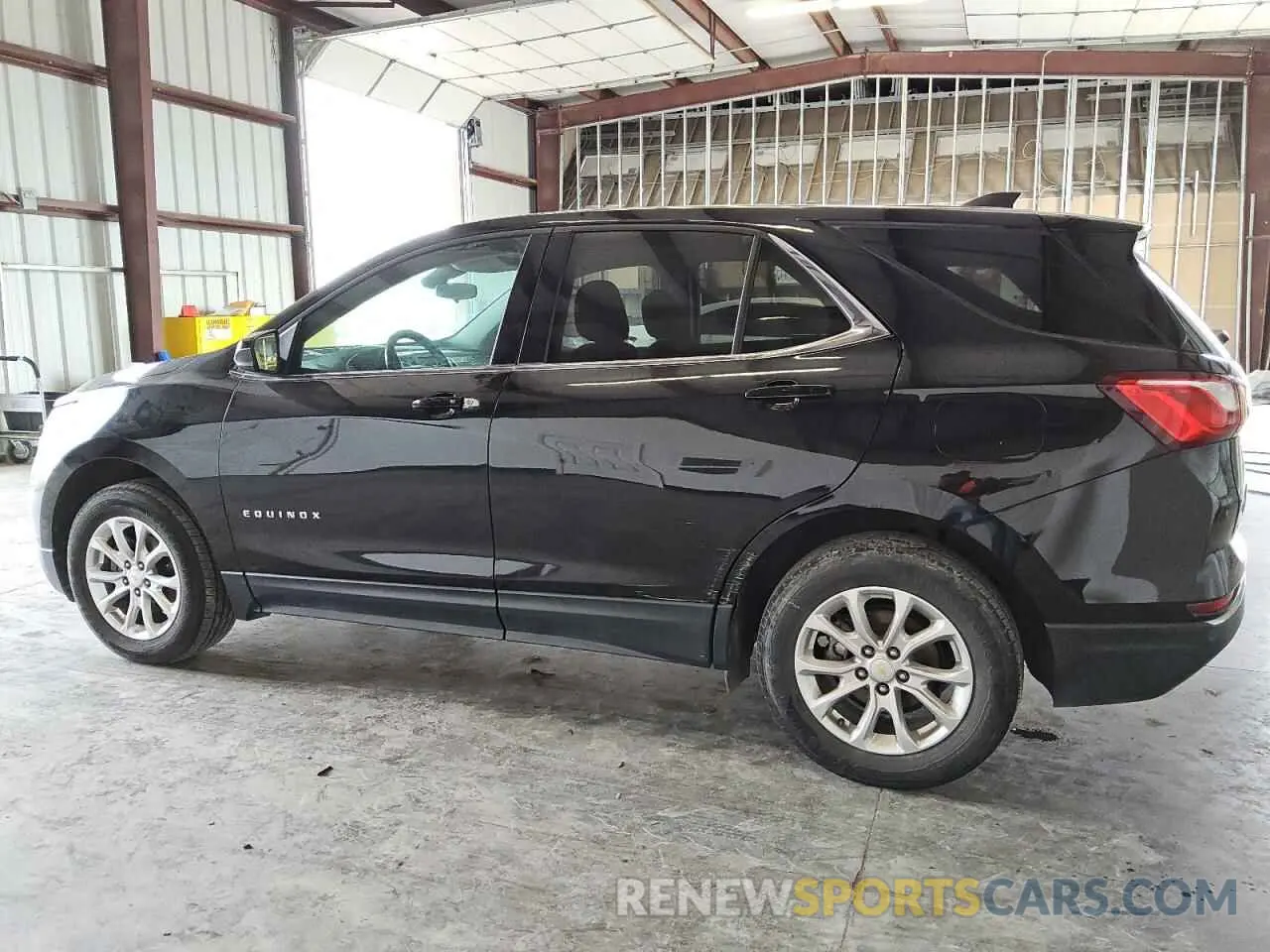 2 Photograph of a damaged car 2GNAXUEV2L6145460 CHEVROLET EQUINOX 2020
