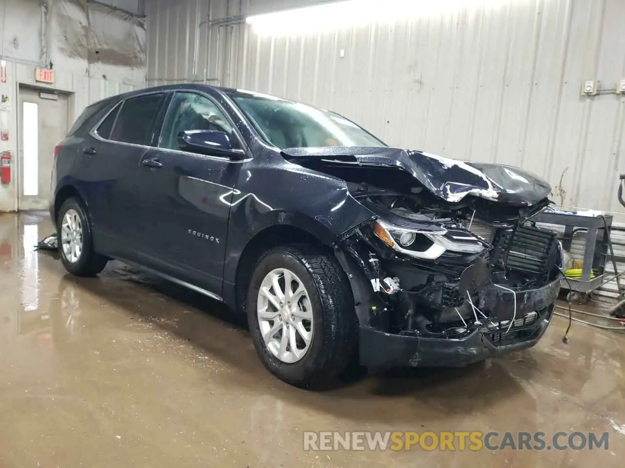 4 Photograph of a damaged car 2GNAXUEV2L6160797 CHEVROLET EQUINOX 2020