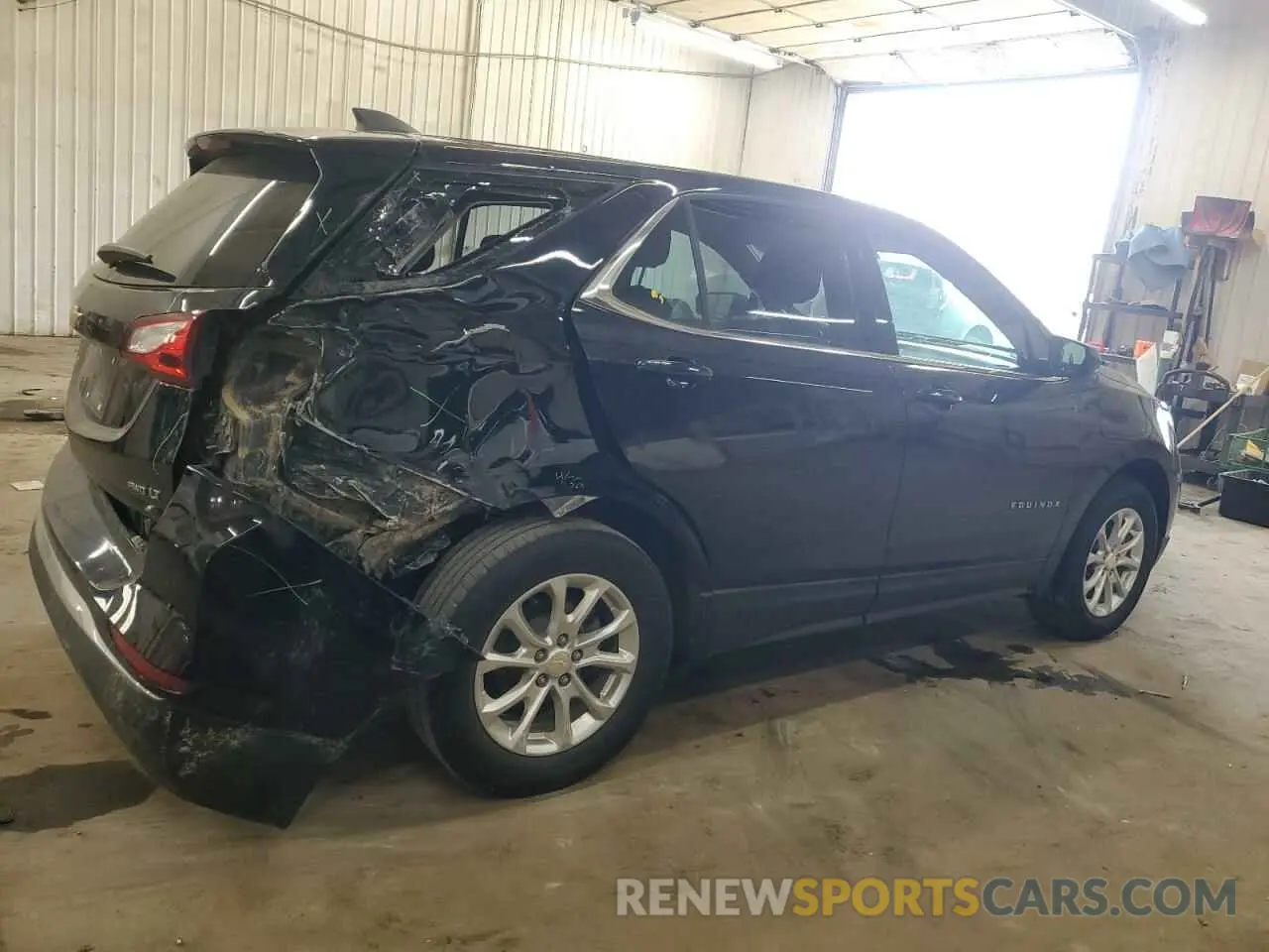 3 Photograph of a damaged car 2GNAXUEV2L6169483 CHEVROLET EQUINOX 2020