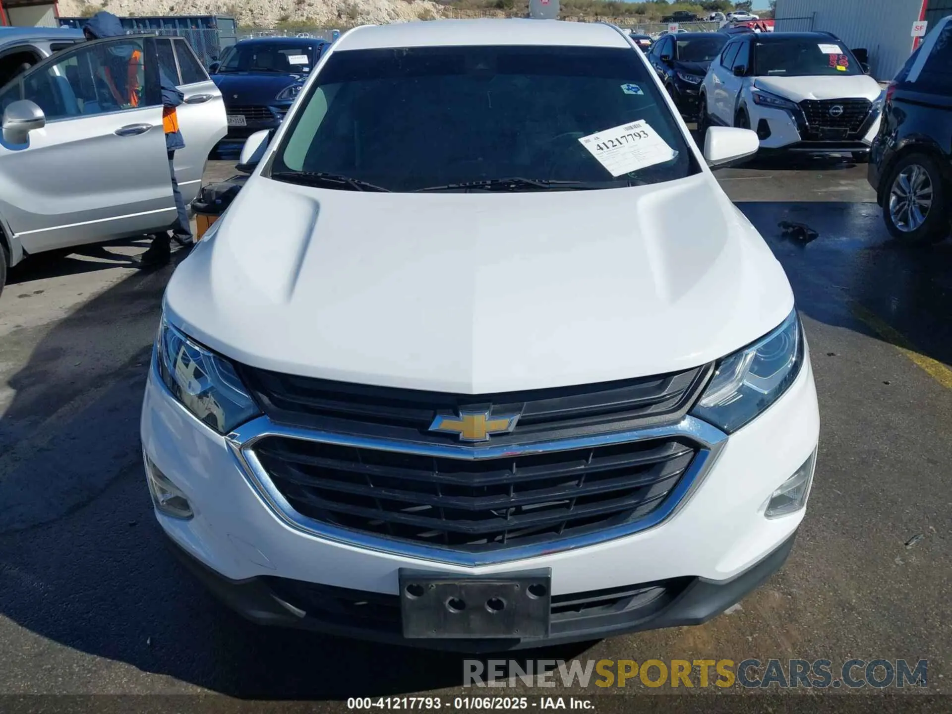 12 Photograph of a damaged car 2GNAXUEV2L6208430 CHEVROLET EQUINOX 2020
