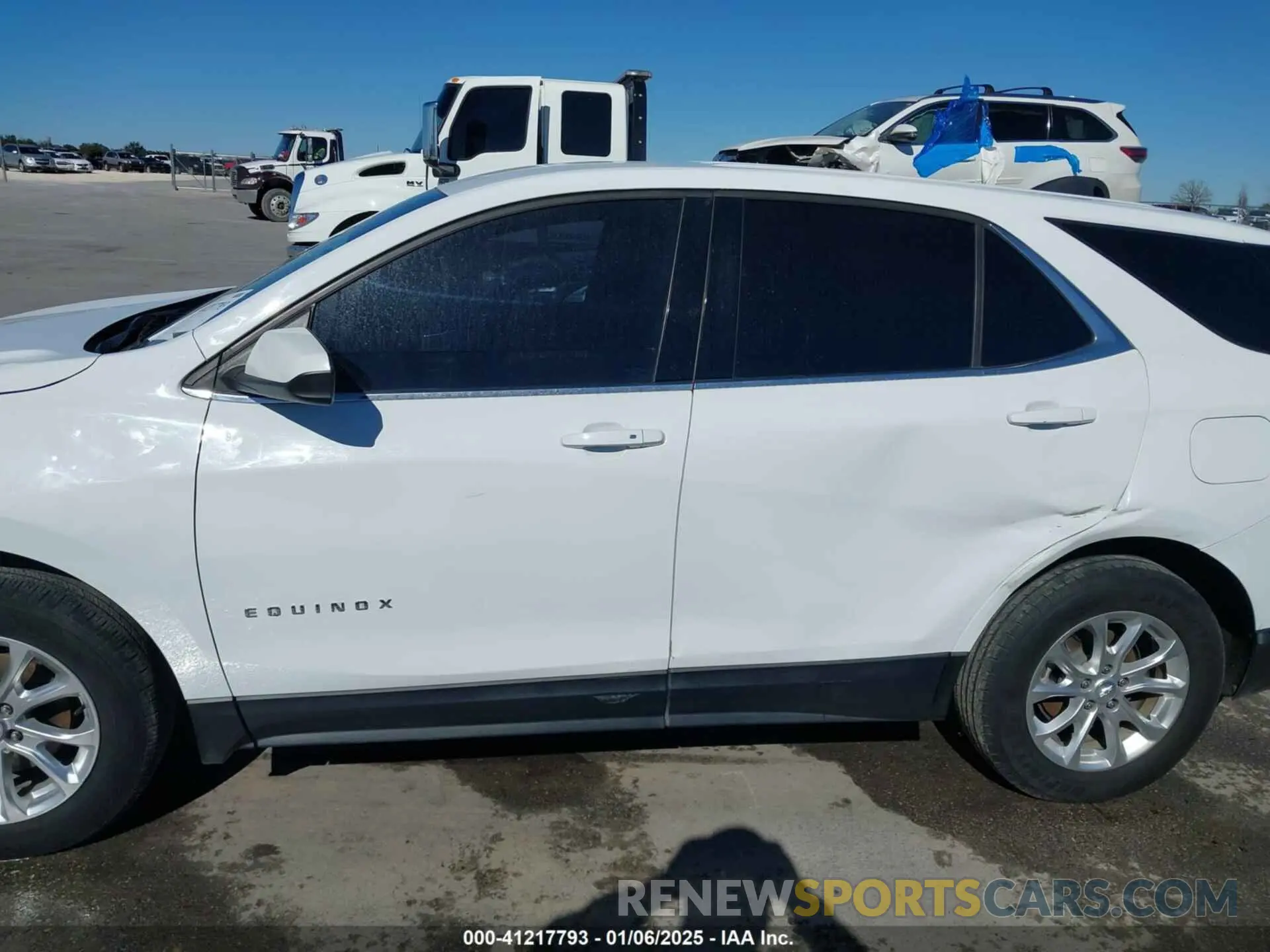 14 Photograph of a damaged car 2GNAXUEV2L6208430 CHEVROLET EQUINOX 2020