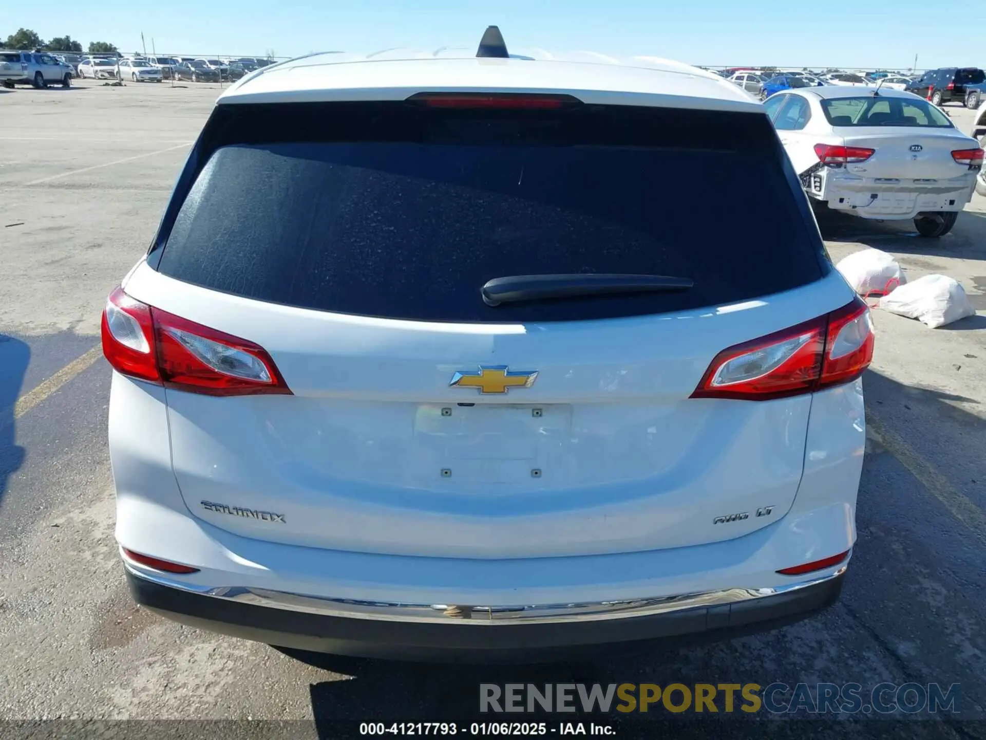 16 Photograph of a damaged car 2GNAXUEV2L6208430 CHEVROLET EQUINOX 2020