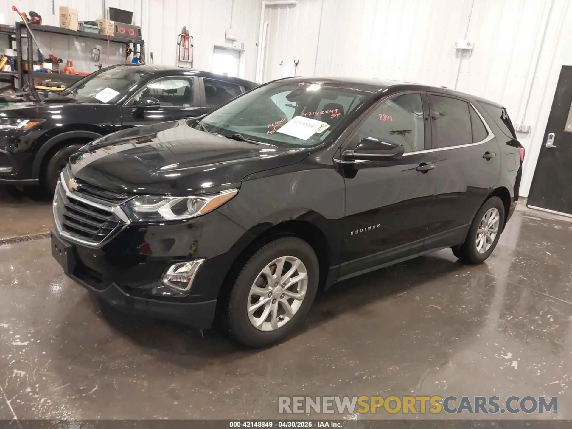 2 Photograph of a damaged car 2GNAXUEV2L6227253 CHEVROLET EQUINOX 2020